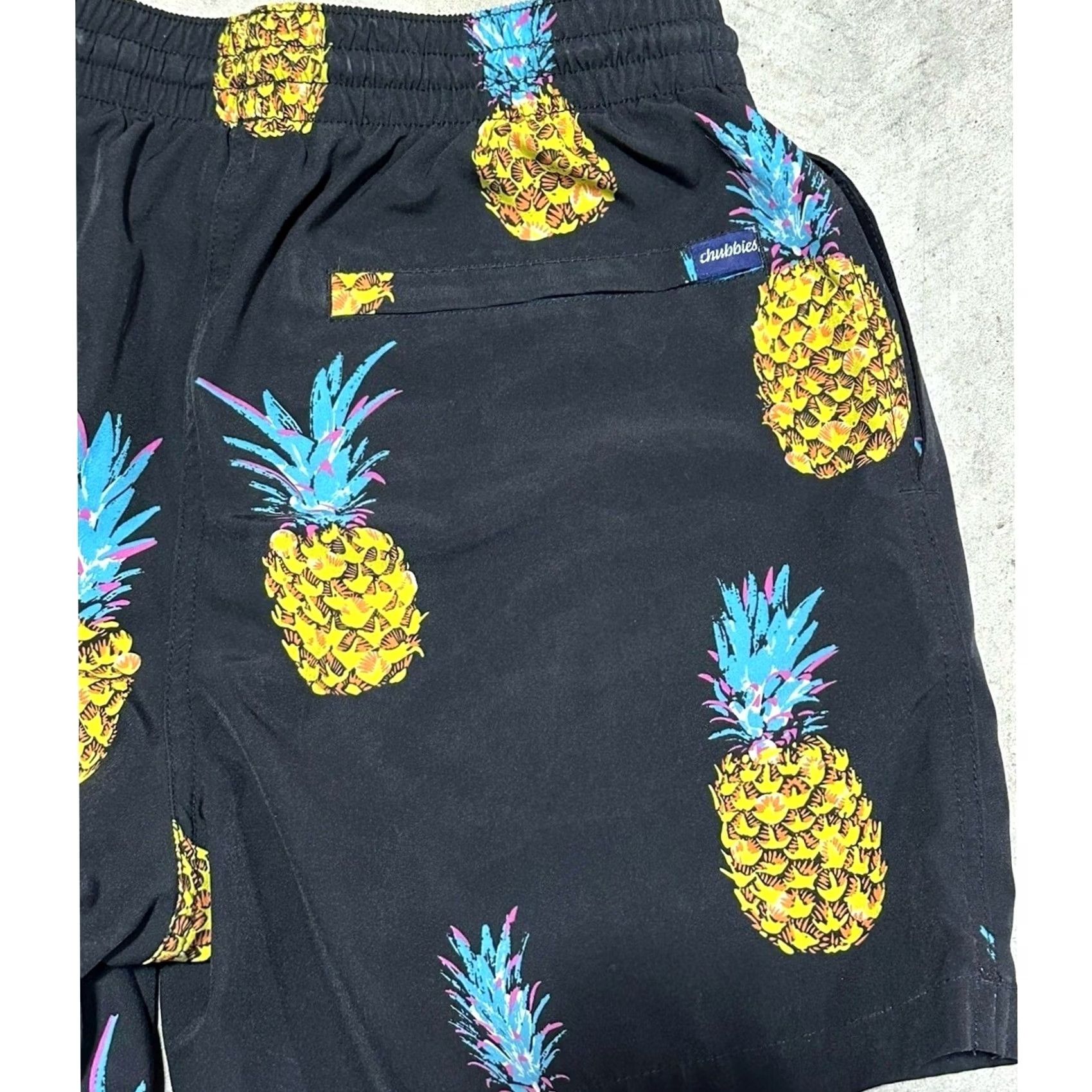 Chubbies Chubbies The Pineapple Sundaes Classic Swim Trunks M Black Brief Lined 5.5" Men Size US 31 - 6 Thumbnail