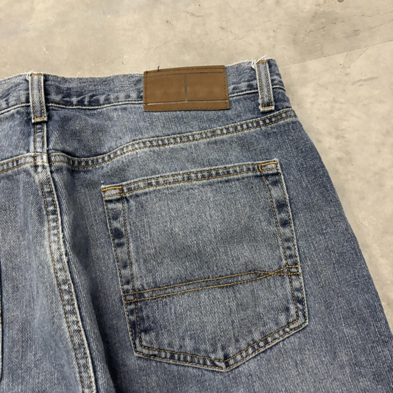 Japanese Brand × Tommy Hilfiger × Vintage Crazy Vintage Y2K/2000s Grunge Tommy Hilfiger Dark Wash Denim Jeans! Size US 36 / EU 52 - 7 Thumbnail