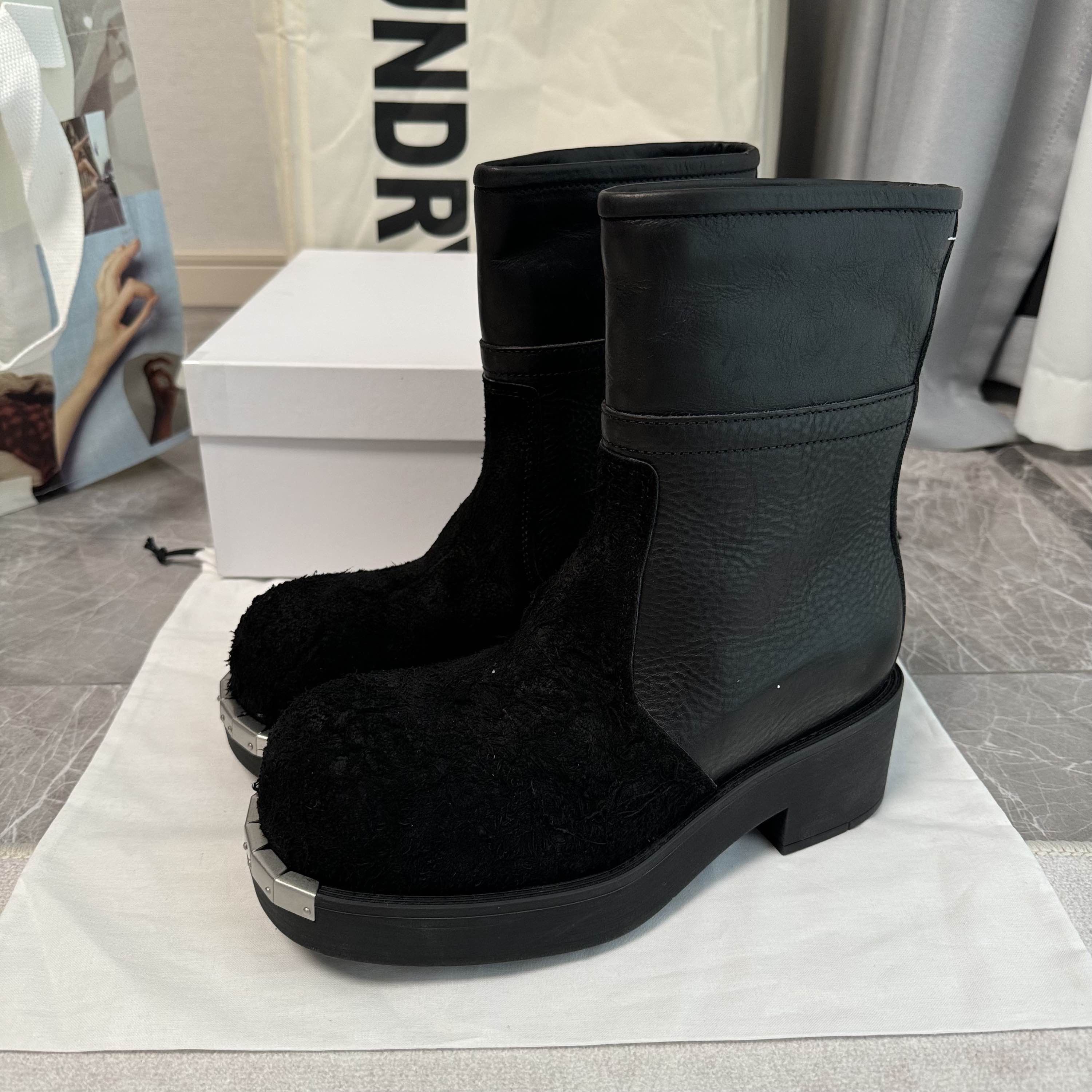 MM6 MM6 Maison Margiela Leather Metal Toe Boots Size 38 Size US 8 / IT 38 - 1 Thumbnail
