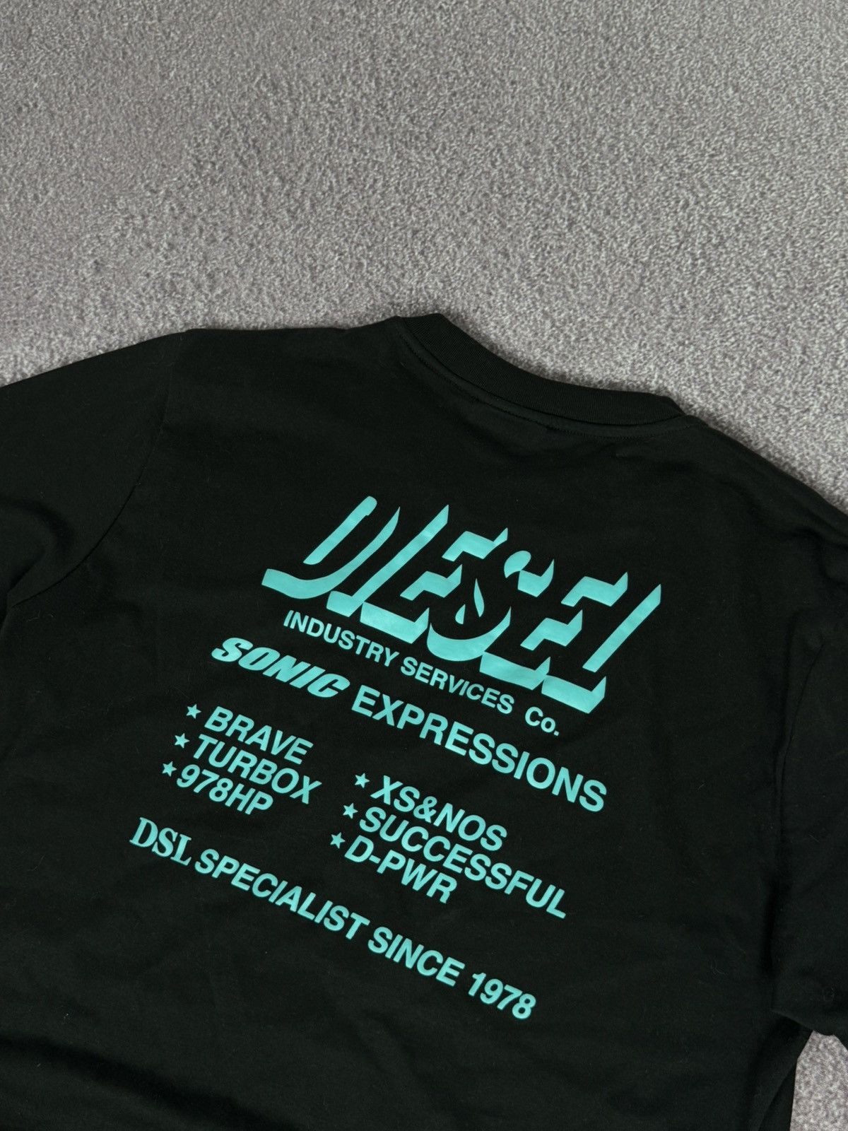Diesel Diesel Y2K Logo Fabulous Design 3D Graphic T-Shirt Size M / US 6-8 / IT 42-44 - 6 Thumbnail
