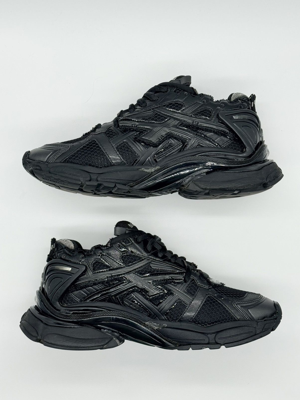 Balenciaga Size 8 - Balenciaga Runner Sneaker Black Size US 8 / EU 41 - 3 Thumbnail