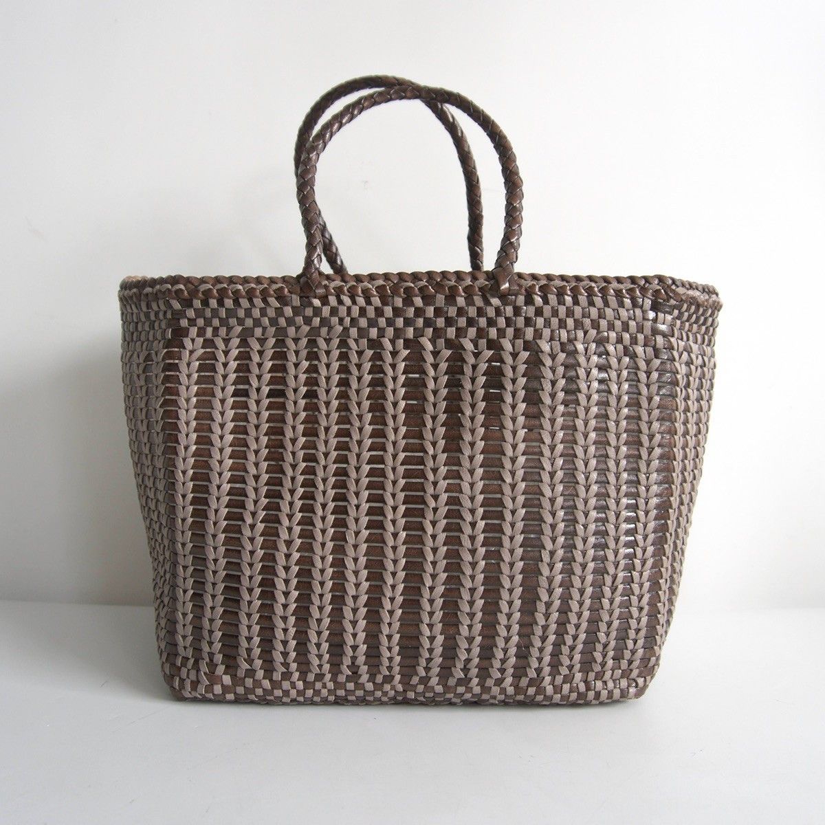 Vintage DRAGON Leather Mesh Handbag Size ONE SIZE - 1 Thumbnail