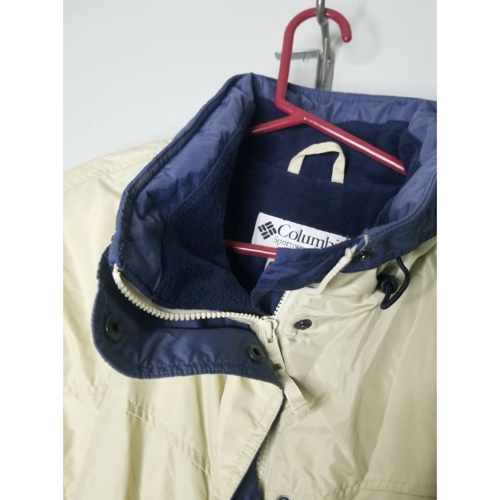 Vintage VINTAGE Columbia Sportswear Jacket Womens XL Beige Navy Snow Heavy Size XL / US 12-14 / IT 48-50 - 3 Thumbnail