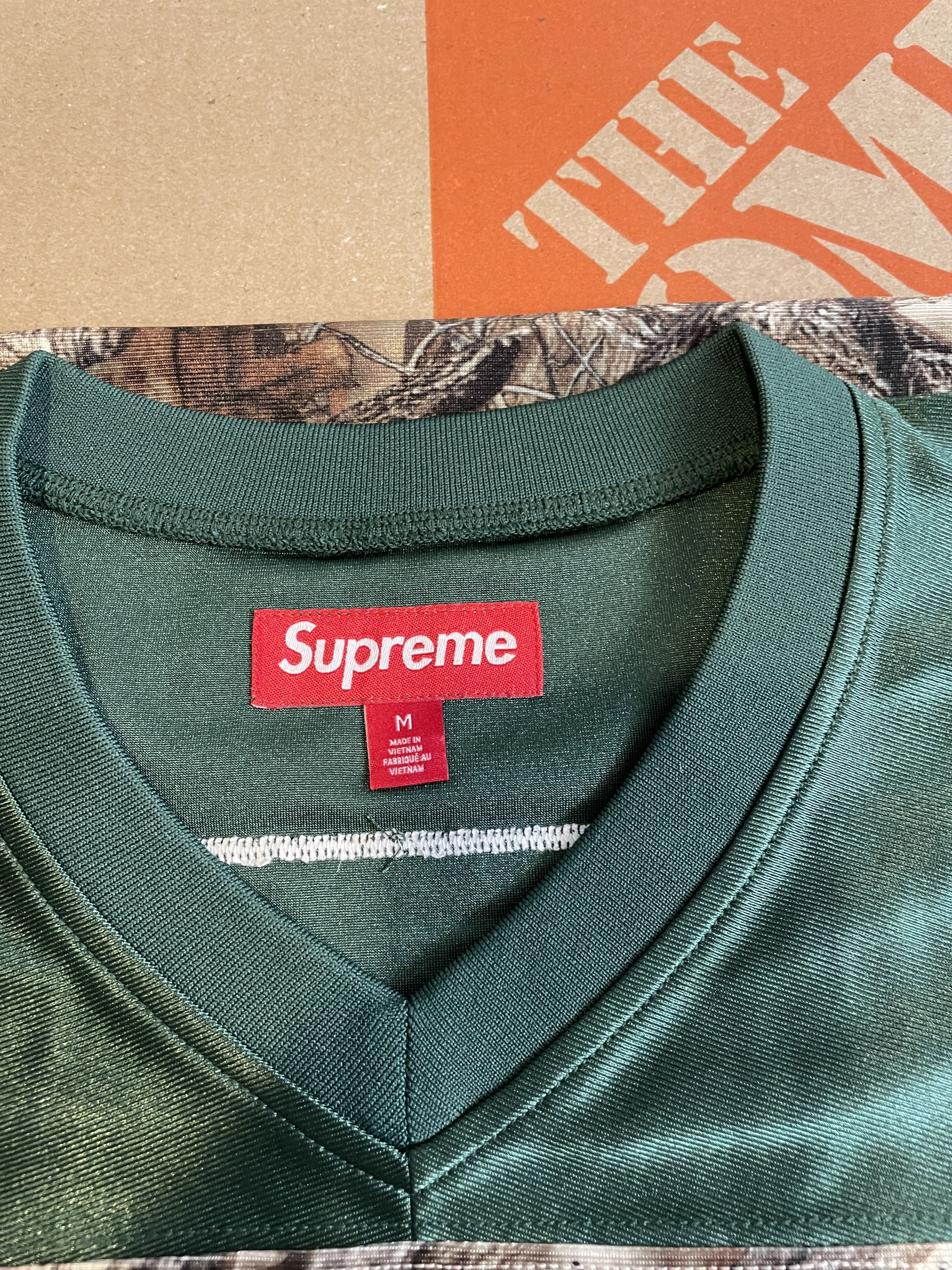 Supreme BREAST CANCER AWARENESS FOOTBALL JERSEY Size US M / EU 48-50 / 2 - 9 Thumbnail