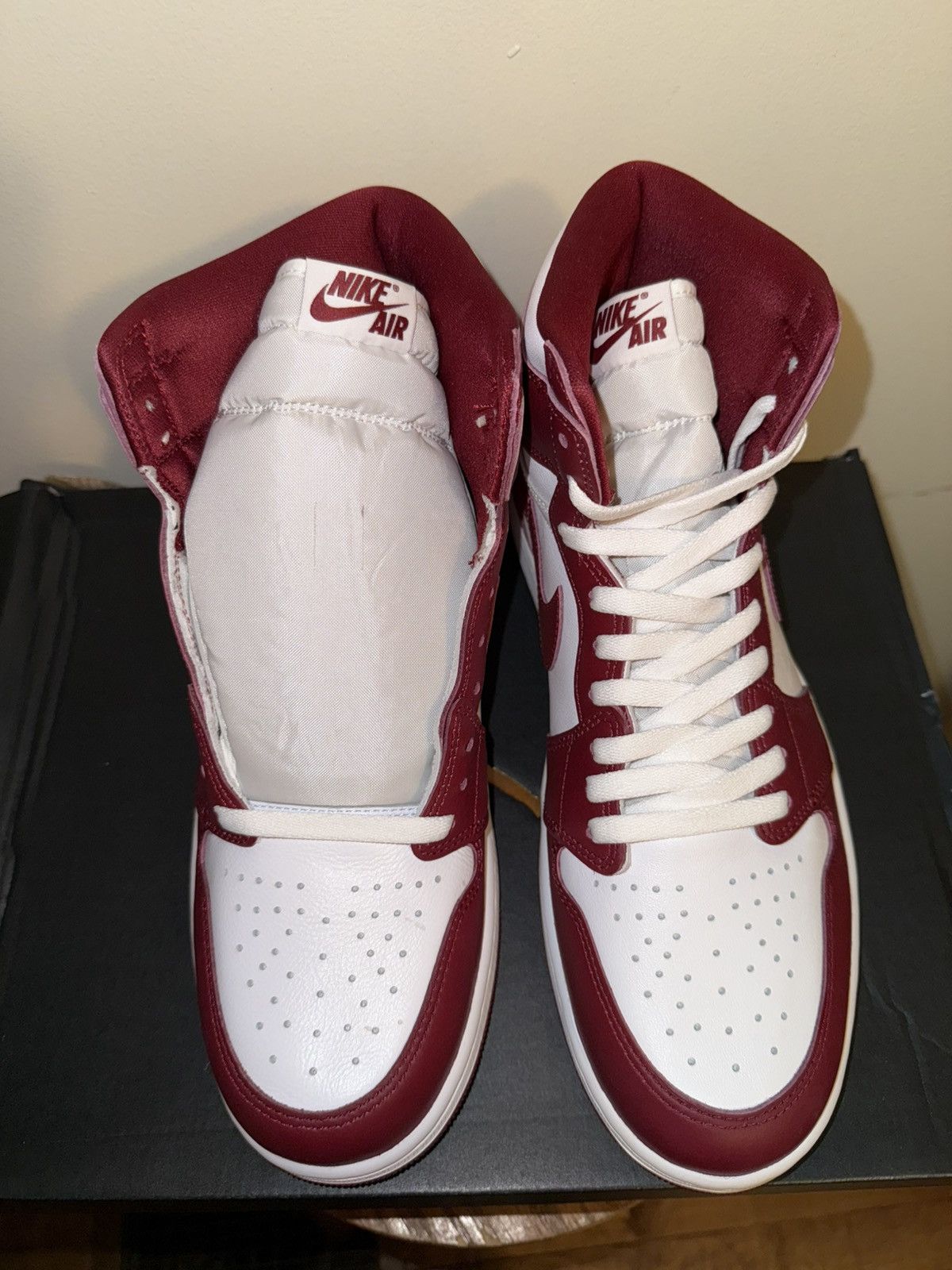 Jordan Brand Nike Air Jordan Retro 1 Artisanal Team Red NEW w/Xtra laces! Size US 11.5 / EU 44-45 - 8 Thumbnail