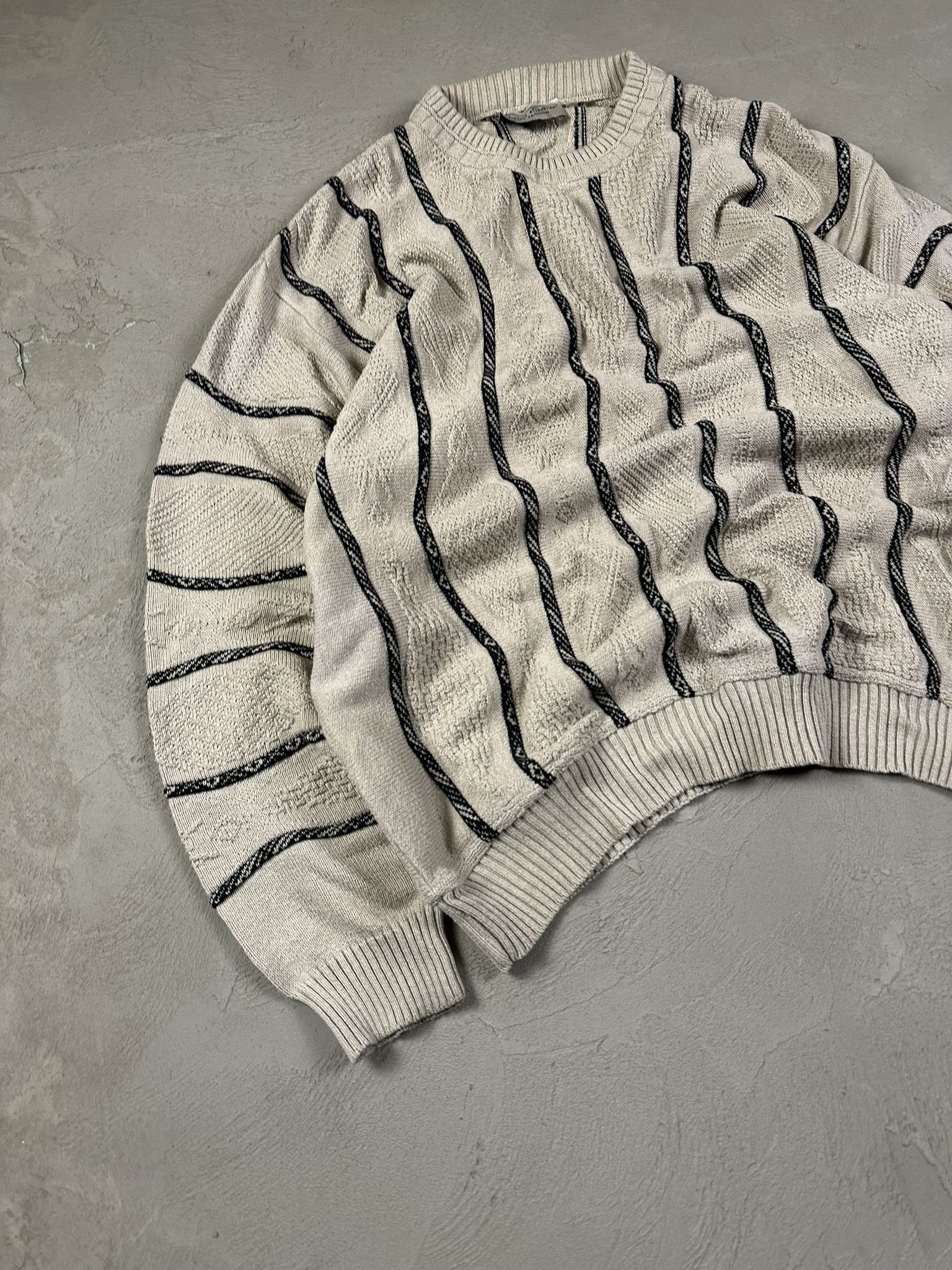 Vintage Vintage Cable Coogi Style Cotton Knit Boxy Sweater Size US L / EU 52-54 / 3 - 4 Thumbnail