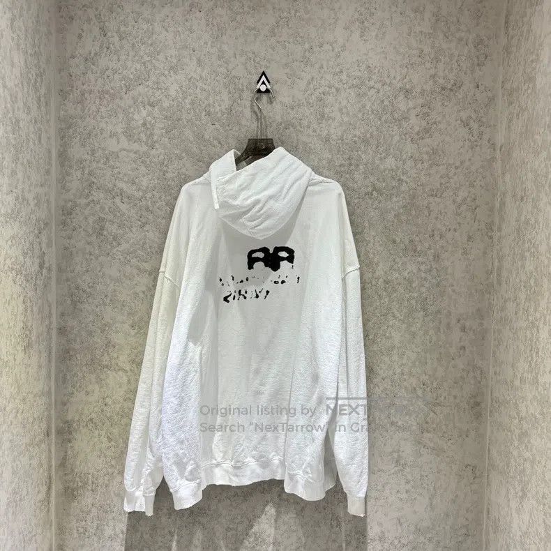 Balenciaga Balenciaga White Graffiti Letter Logo Hoodie Size US S / EU 44-46 / 1 - 3 Thumbnail
