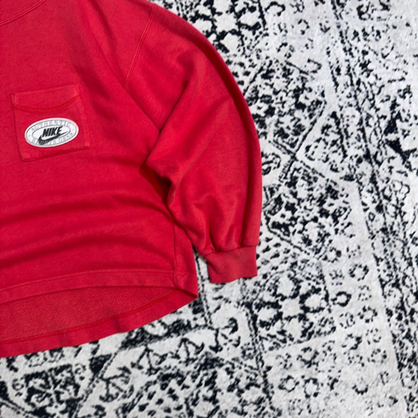 Nike × Vintage Vintage Nike Unisex Red Cotton Crewneck Size S Y2K 90s 80s Size US S / EU 44-46 / 1 - 5 Thumbnail