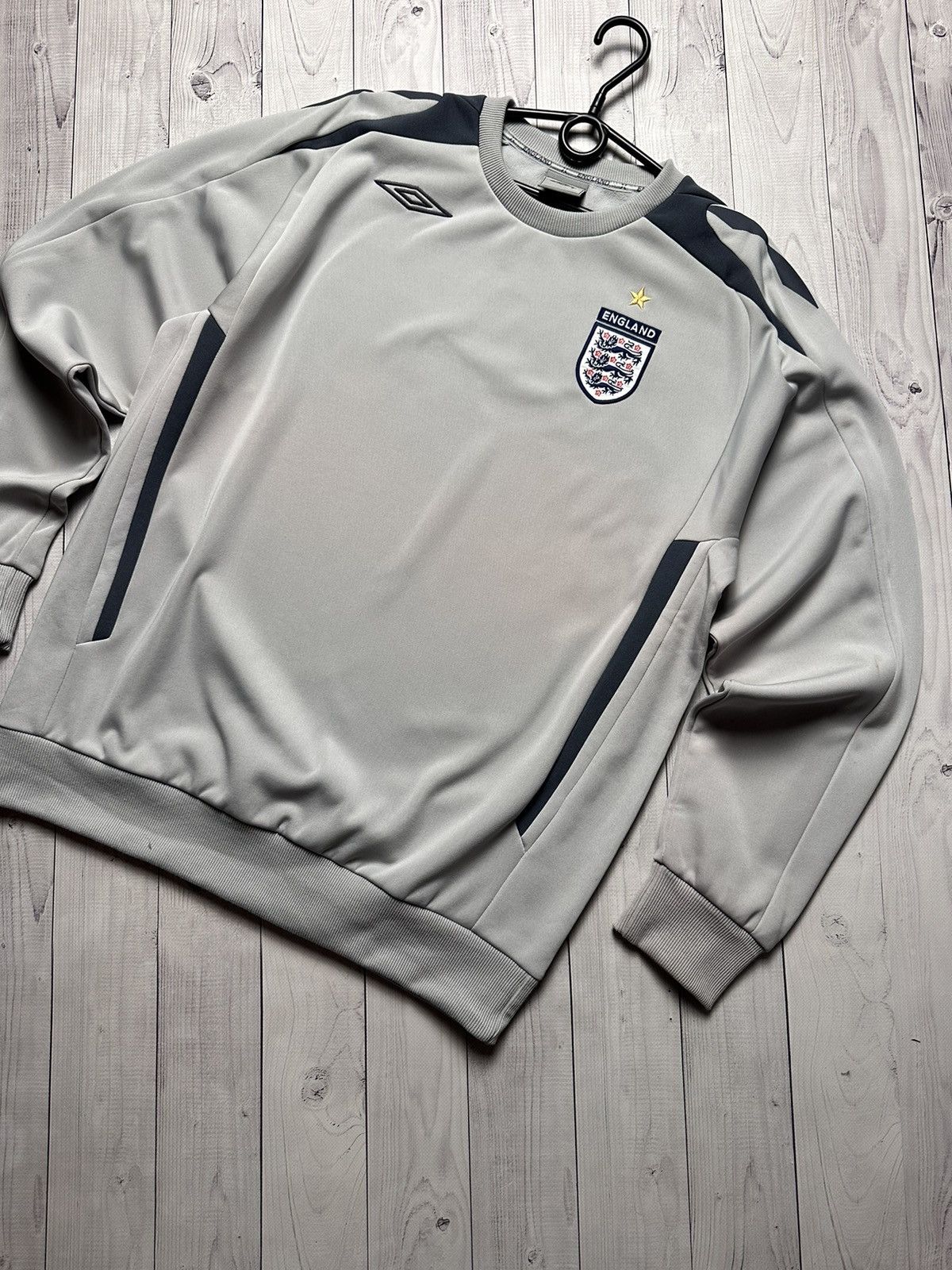 Umbro × Vintage Vintage Umbro England soccer sweatshirt size XL rare Size US XL / EU 56 / 4 - 2 Thumbnail