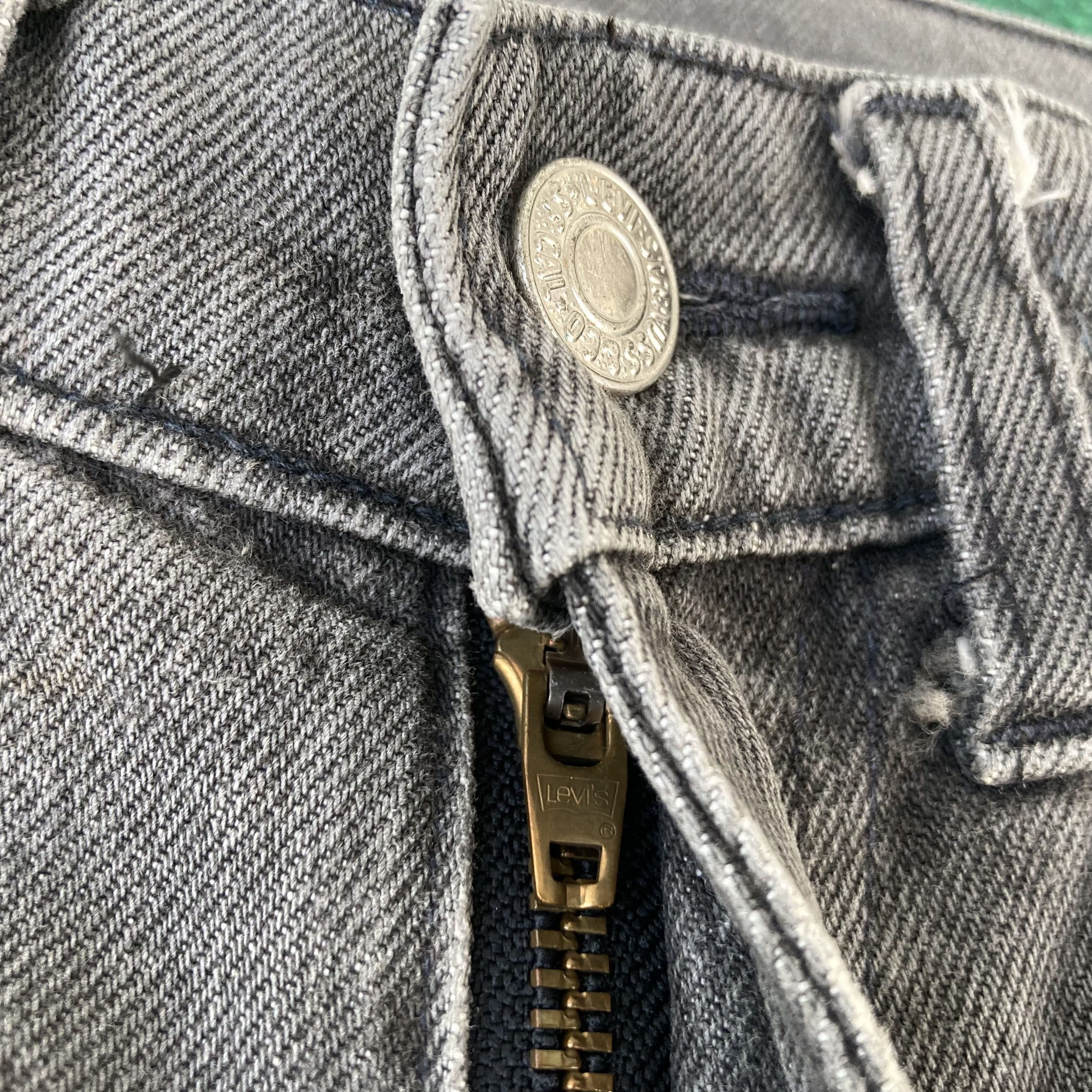 Levi's × Vintage Vtg Levis 505 Distressed Ripped Jeans 90s Punk Grunge Jeans Size 26" / US 2 / IT 38 - 4 Thumbnail