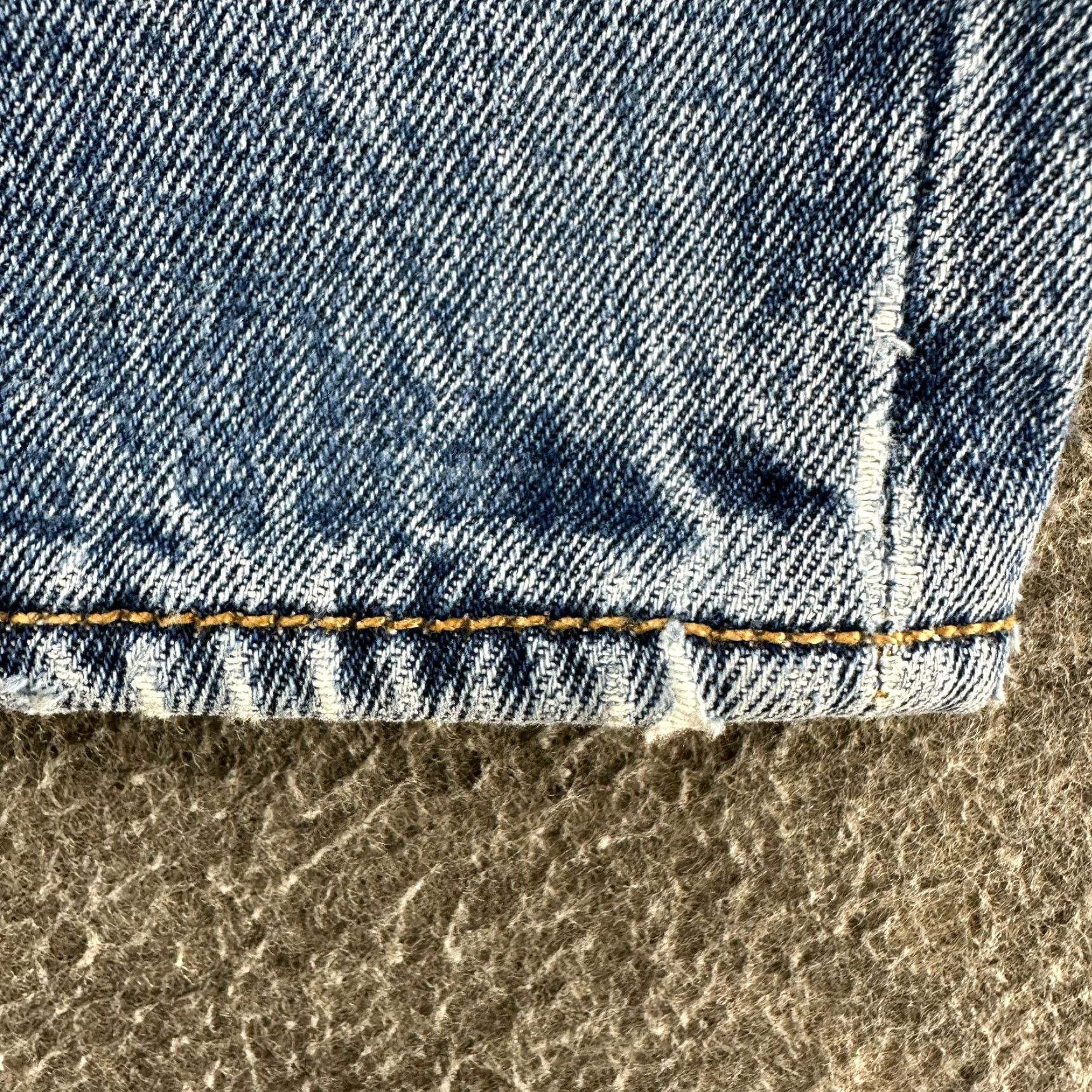 Levi's VINTAGE Levi's 501 Jeans Mens 34x29 Blue Regular Light Wash Button Fly Straight Relaxed Denim 5-Pocket Size US 34 / EU 50 - 5 Thumbnail