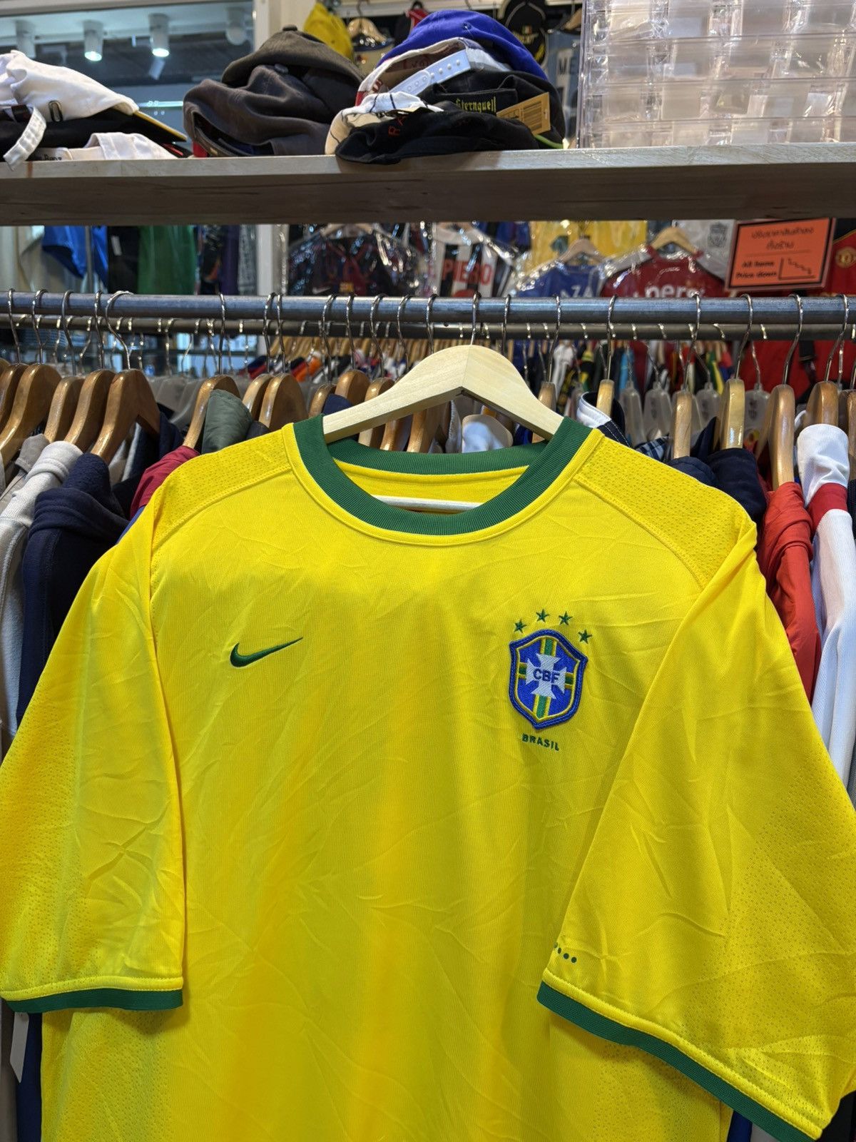 Nike Vinrtage 2000-2002BrazilConfederationFootballHomeKitRONALDO9 Size US XL / EU 56 / 4 - 3 Thumbnail