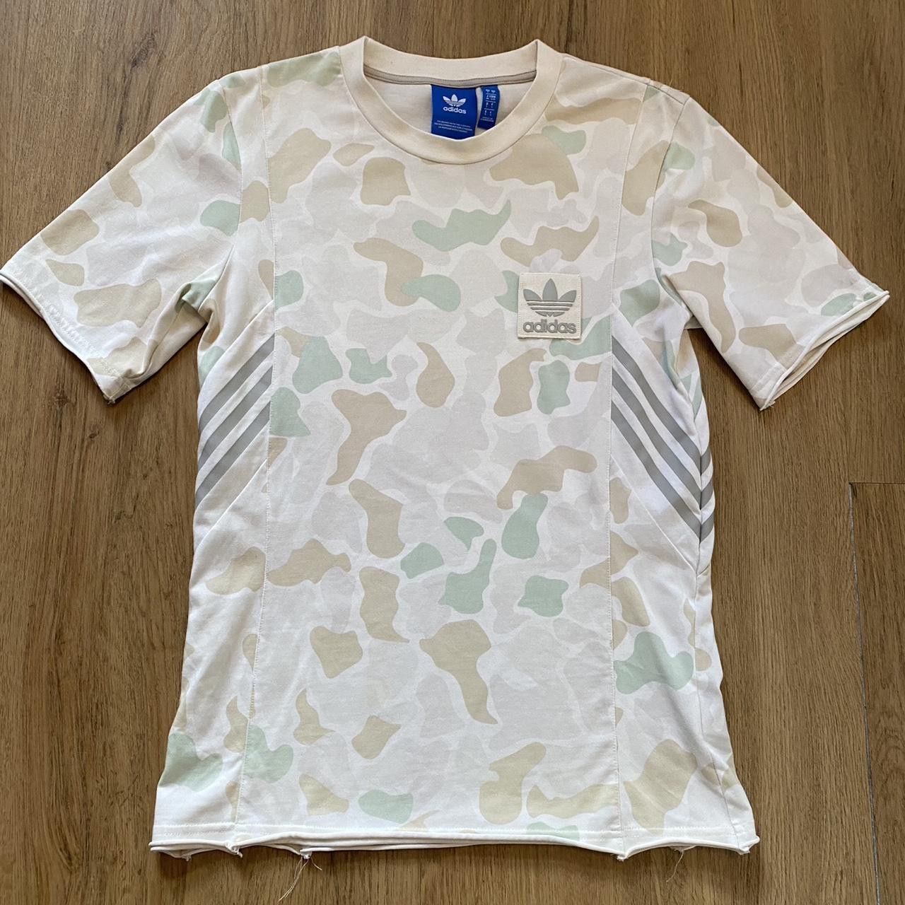 Adidas Adidas Originals white and green camo t-shirt Size US S / EU 44-46 / 1 - 1 Thumbnail
