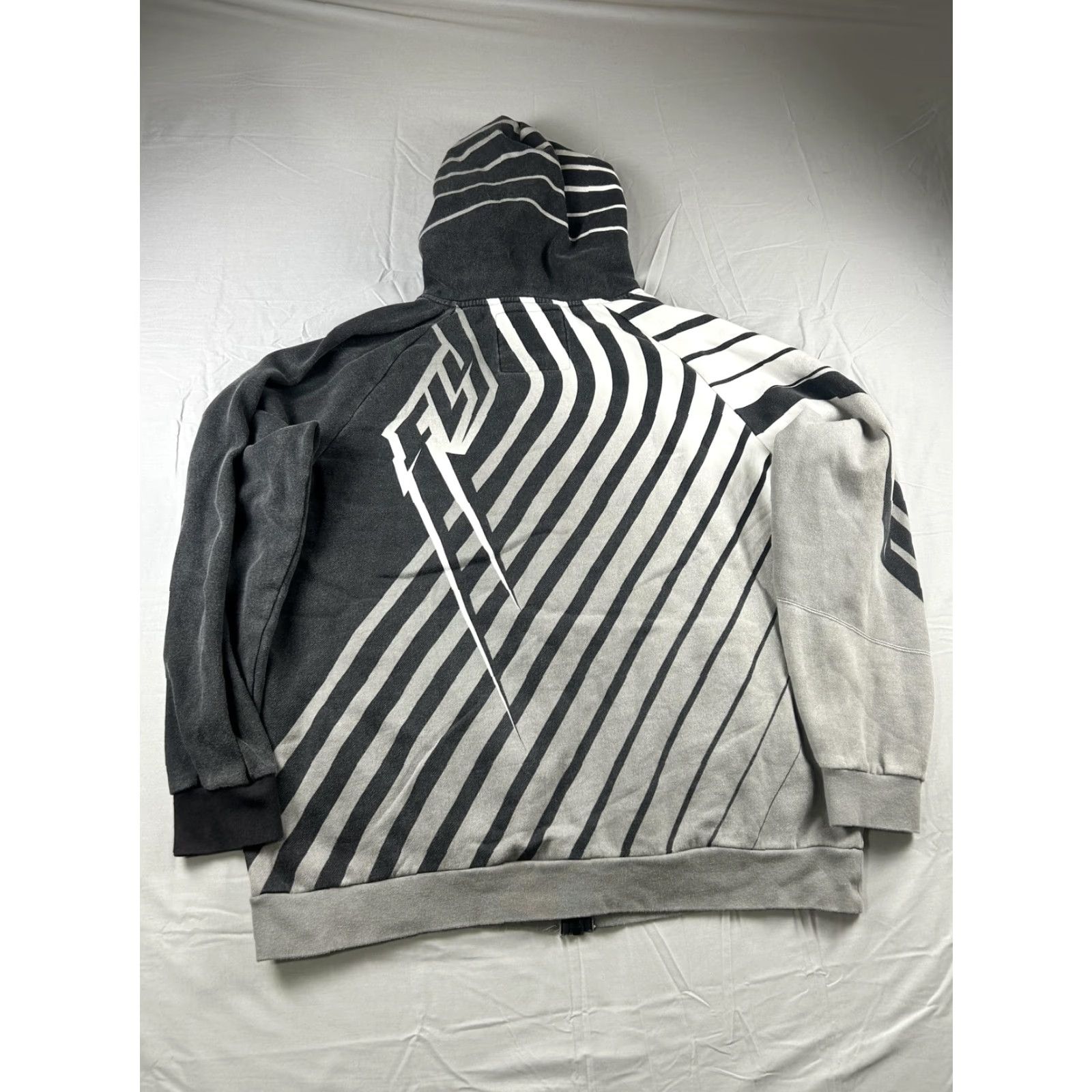 Vintage Fly Racing Hoodie Mens XL Gray Full Zip Fleece Moto Graphic Print Hooded Pockets Zipper Tailored Logo Mens XL Gray Moto Riding Size US XL / EU 56 / 4 - 2 Thumbnail