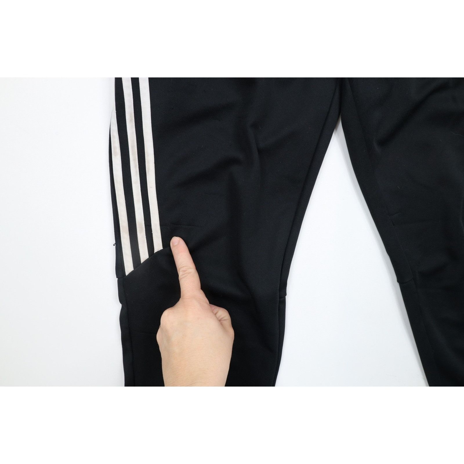 Adidas × Vintage Vintage Adidas Spell Out Striped Tapered Leg Soccer Pants Size US 32 / EU 48 - 6 Thumbnail