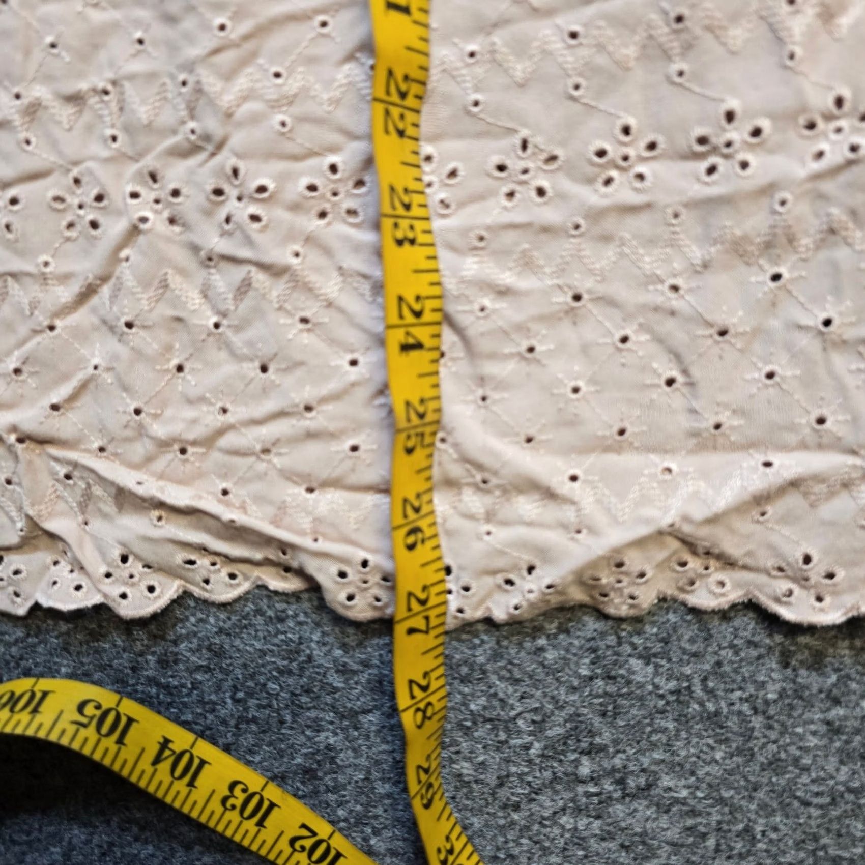 Torrid Torrid Shirt Women 3X Beige Eyelet Lace Button 3/4 Sleeve Shirred Back Casual Blouse Size XXL / US 16-18 / IT 52-54 - 7 Thumbnail