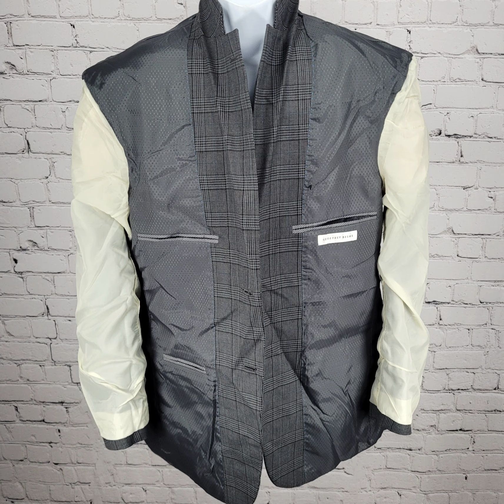 Geoffrey Beene VINTAGE Geoffrey Beene Grey Check Sport Coat Blazer 2 Button Single-Vented Notch Lapel Mens 38S Size 38R - 4 Thumbnail