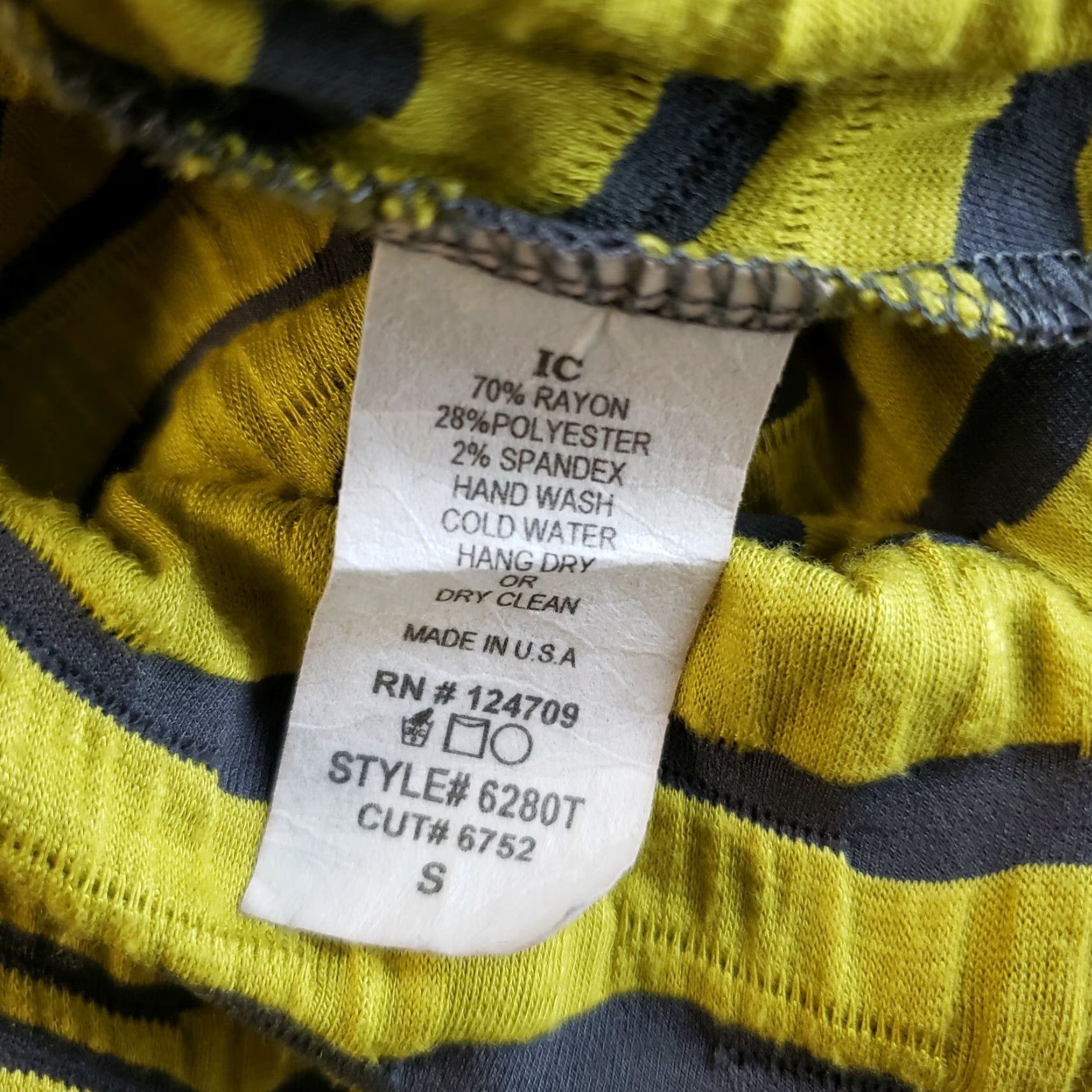 Vintage IC by Connie K Womens Off The Shoulder Top Sz Small Green Stripe Textured Blouse Size S / US 4 / IT 40 - 6 Thumbnail