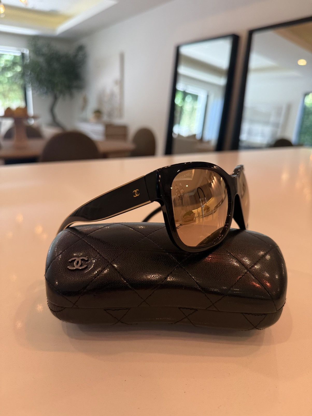 Chanel Limited edition 18k gold Lens Chanel Sunglasses Size ONE SIZE - 1 Thumbnail