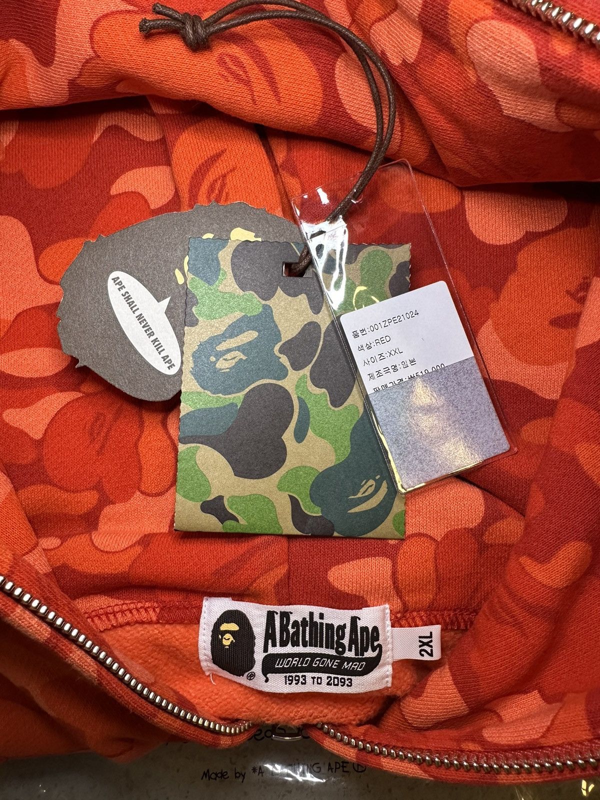 Bape Rare BAPE Seoul City Exclusive Red Shark Hoodie Size US XXL / EU 58 / 5 - 3 Thumbnail