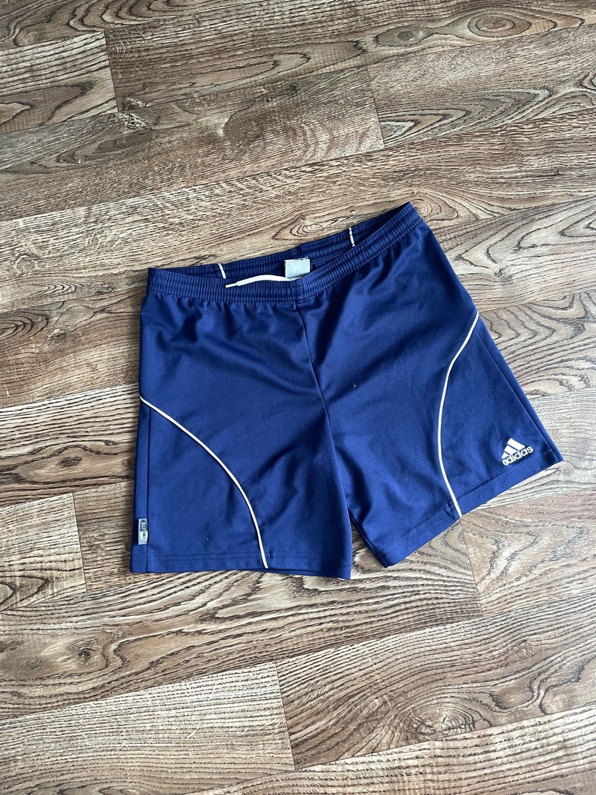 Adidas × Vintage Vintage Adidas shorts streetwear y2k casual style size S Size US 30 / EU 46 - 2 Thumbnail