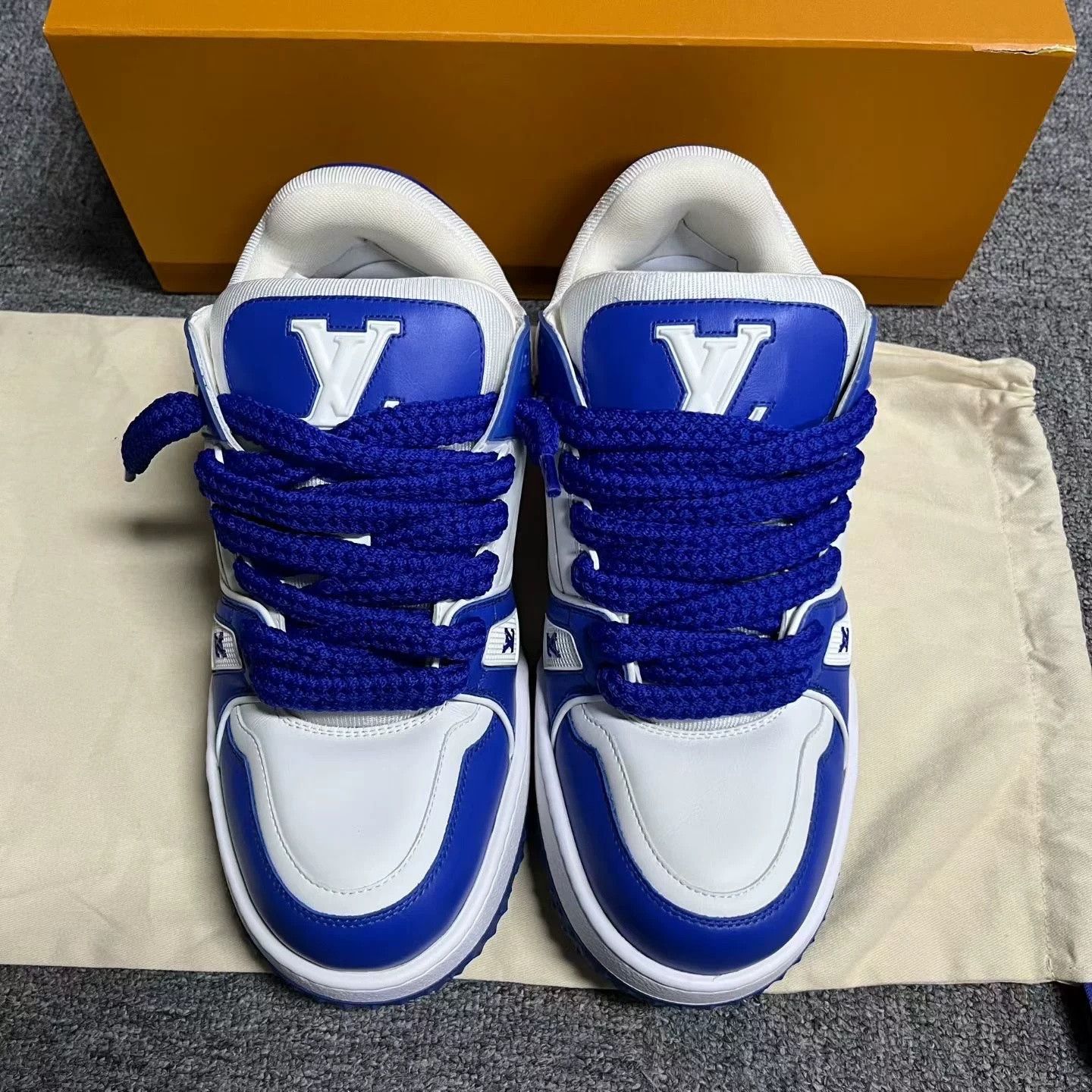 Louis Vuitton Louis Vuitton White Blue Low-Top Sneakers Size US 9 / EU 42 - 3 Thumbnail
