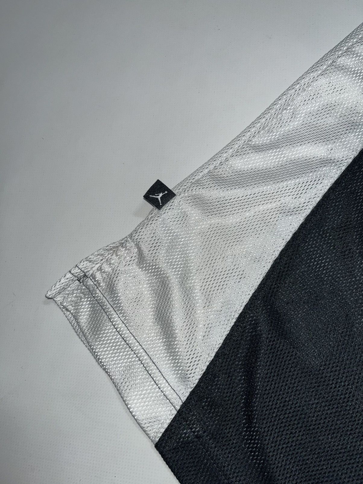Jordan Brand Jordan Center Logo Tank Tops Nike Basketball Vintage Swoosh Size US L / EU 52-54 / 3 - 4 Thumbnail