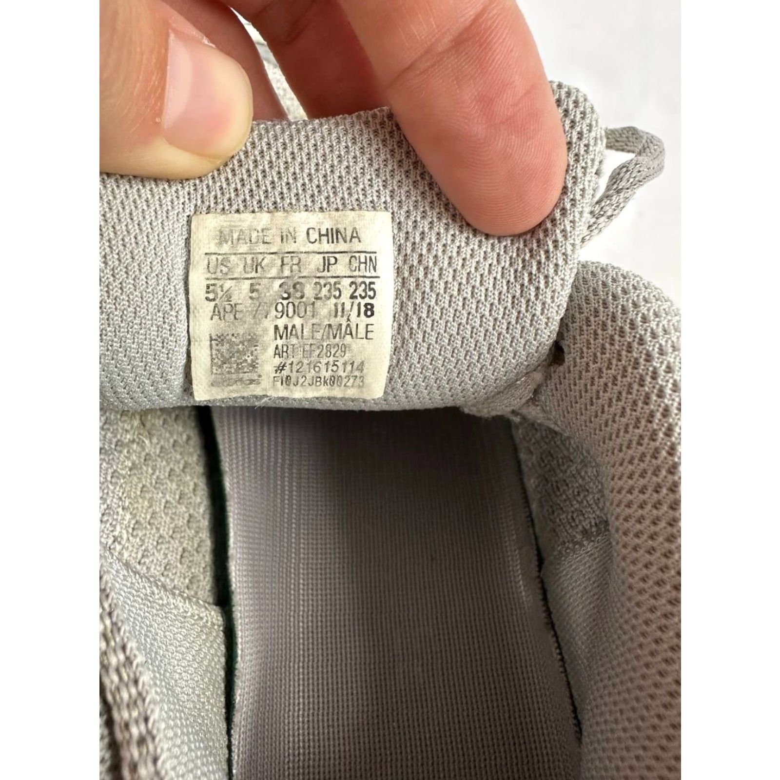 Adidas Adidas Yeezy Boost 700 V2 'Static' EF2829 Sneaker Men Size 5.5 Gray Size US 6 / EU 39 - 8 Thumbnail
