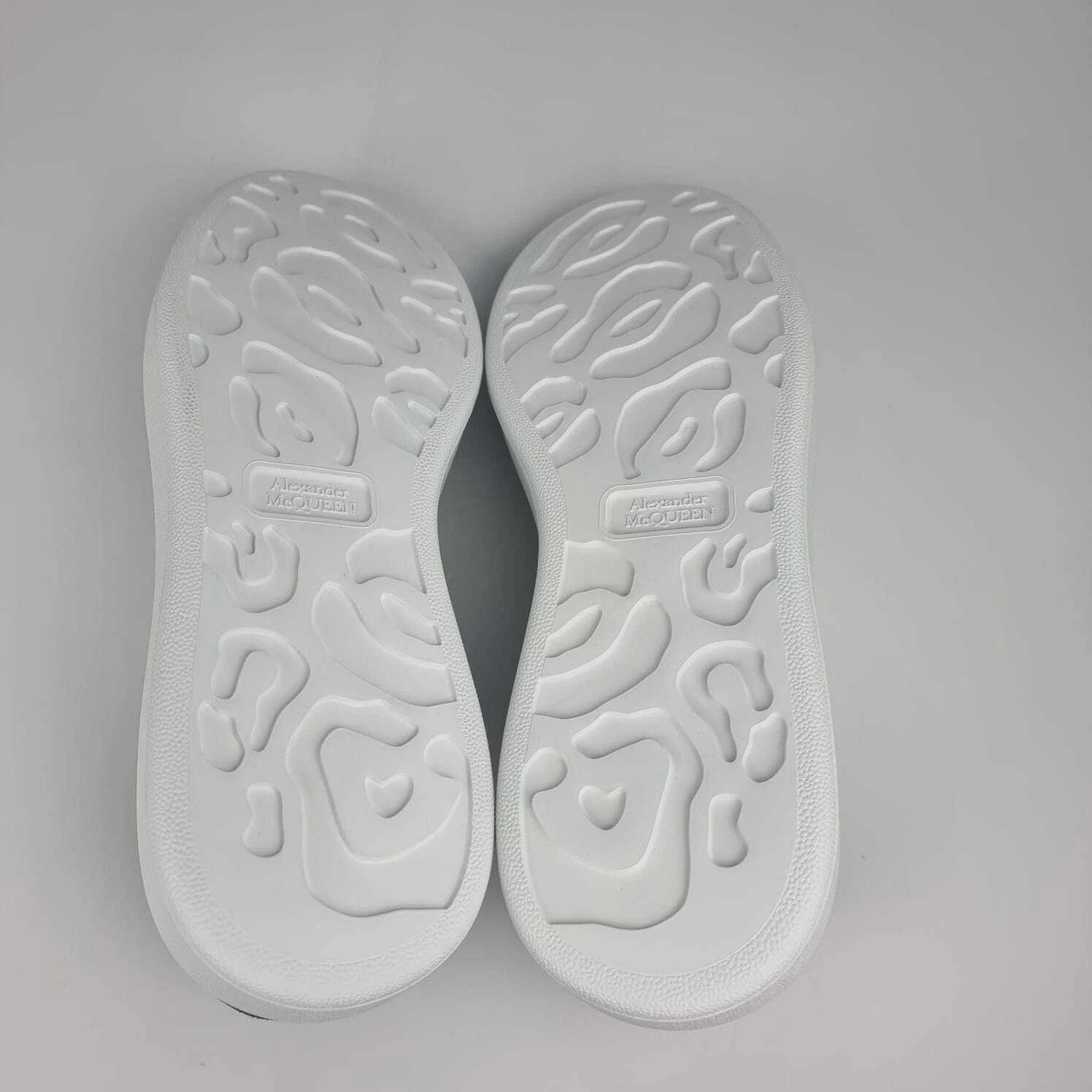 Alexander McQueen ALEXANDER MCQUEEN Men's Oversized White Blue Sneakers Size US 7.5 / EU 40-41 - 9 Thumbnail