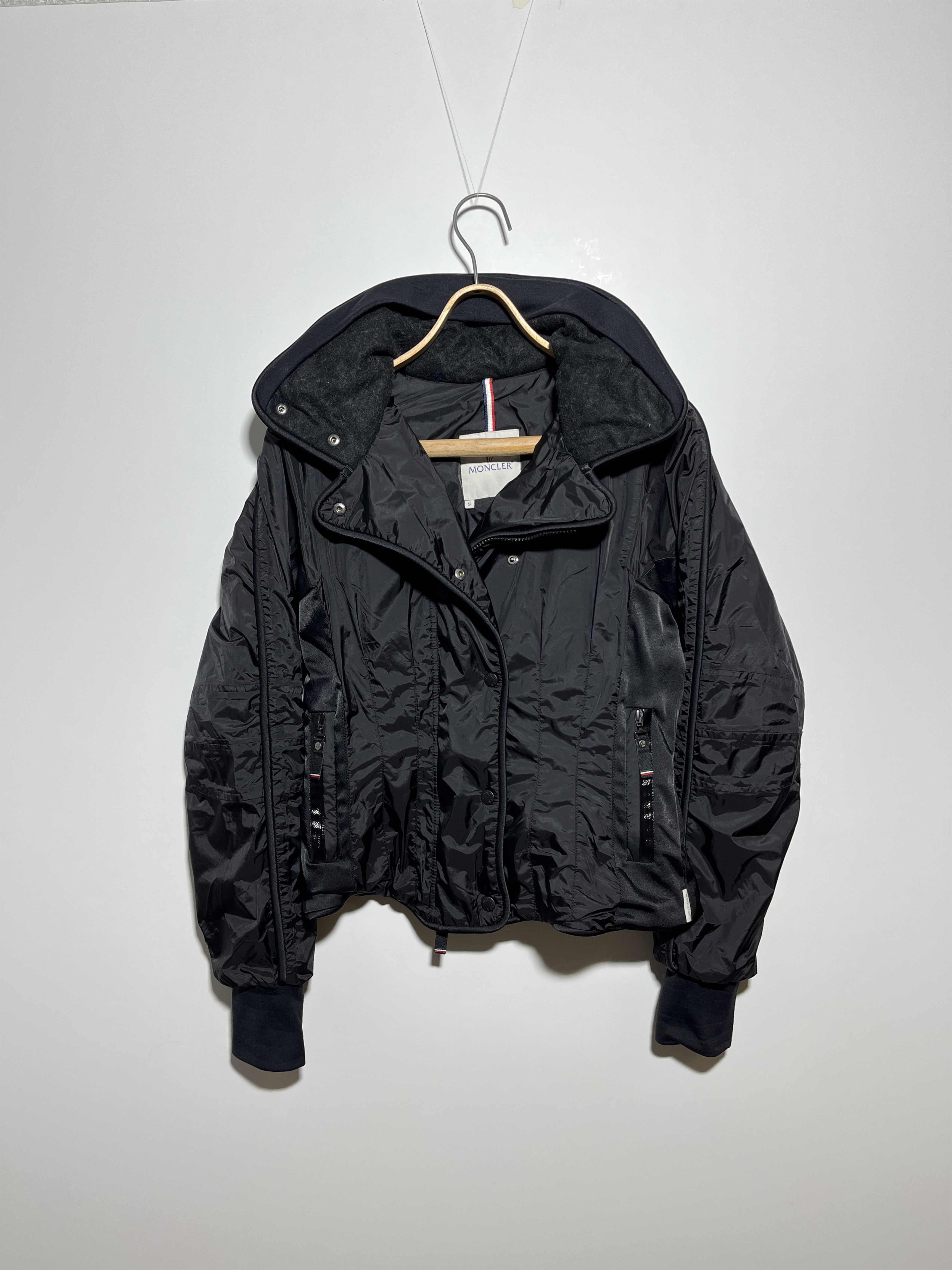 Moncler Vintage Y2K Moncler Women's Black Hooded Ski Jacket Size S Size S / US 4 / IT 40 - 5 Thumbnail