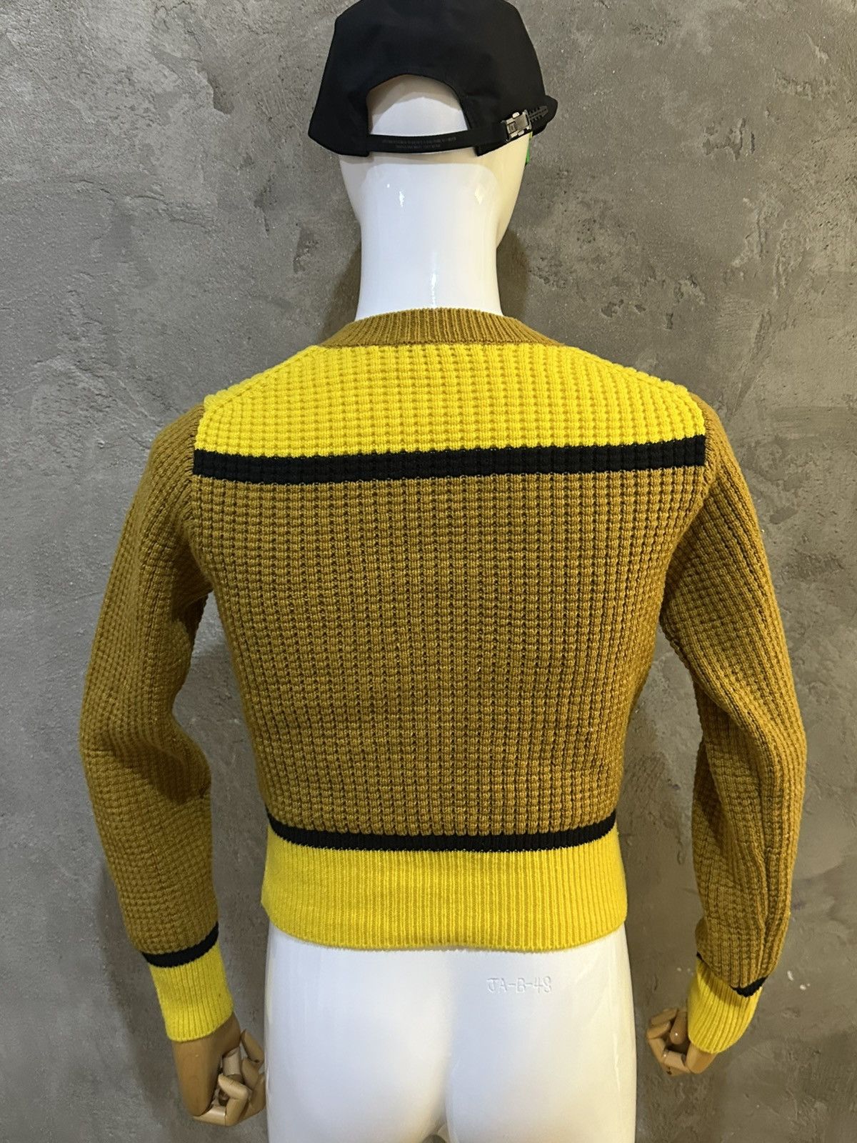 Marni × Uniqlo FW22 Marni x Uniqlo Popcorn Knitted V Neck Size US M / EU 48-50 / 2 - 7 Thumbnail