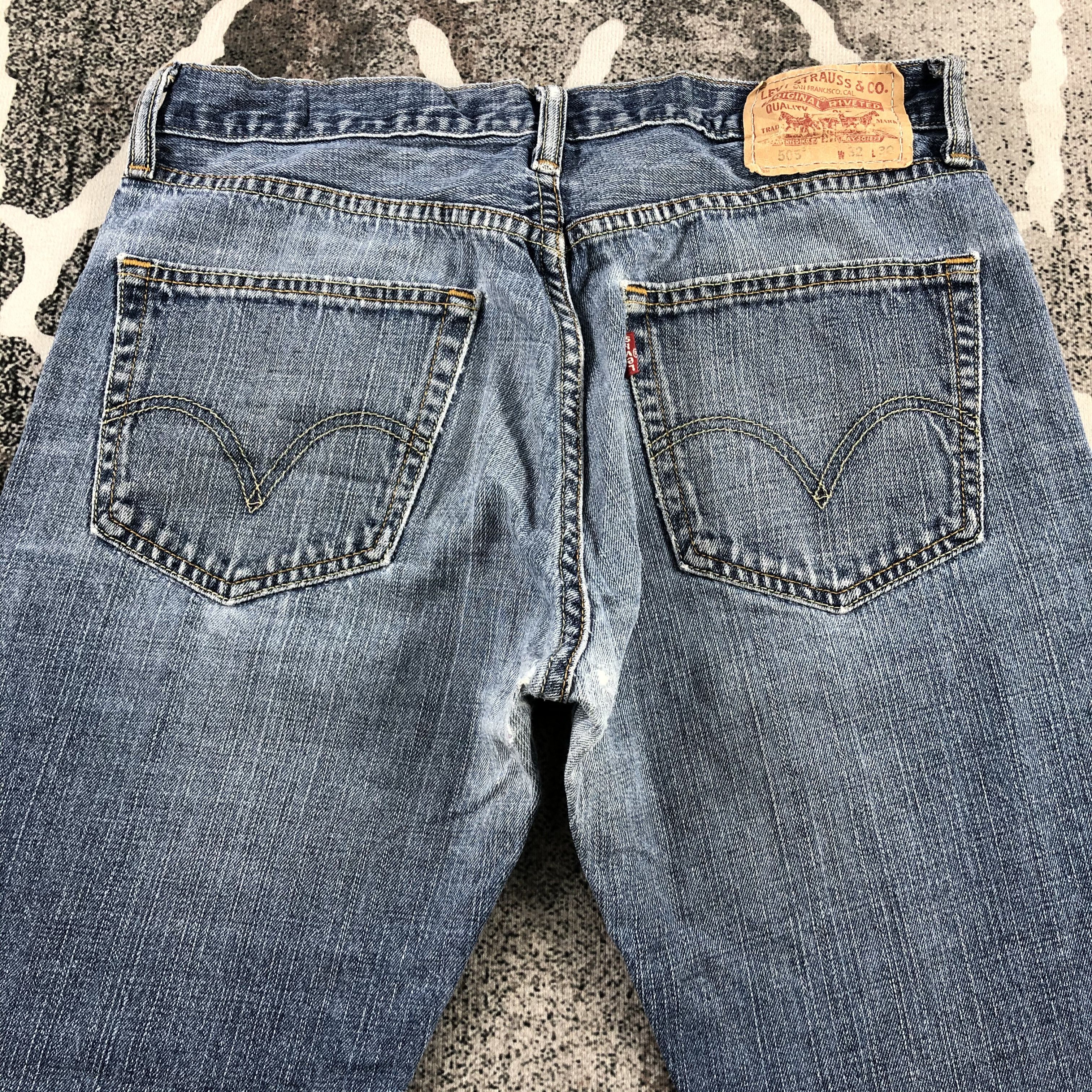 Levi's Vintage Levis 505 Jeans Faded Blue Denim KJ868 Size US 32 / EU 48 - 4 Thumbnail