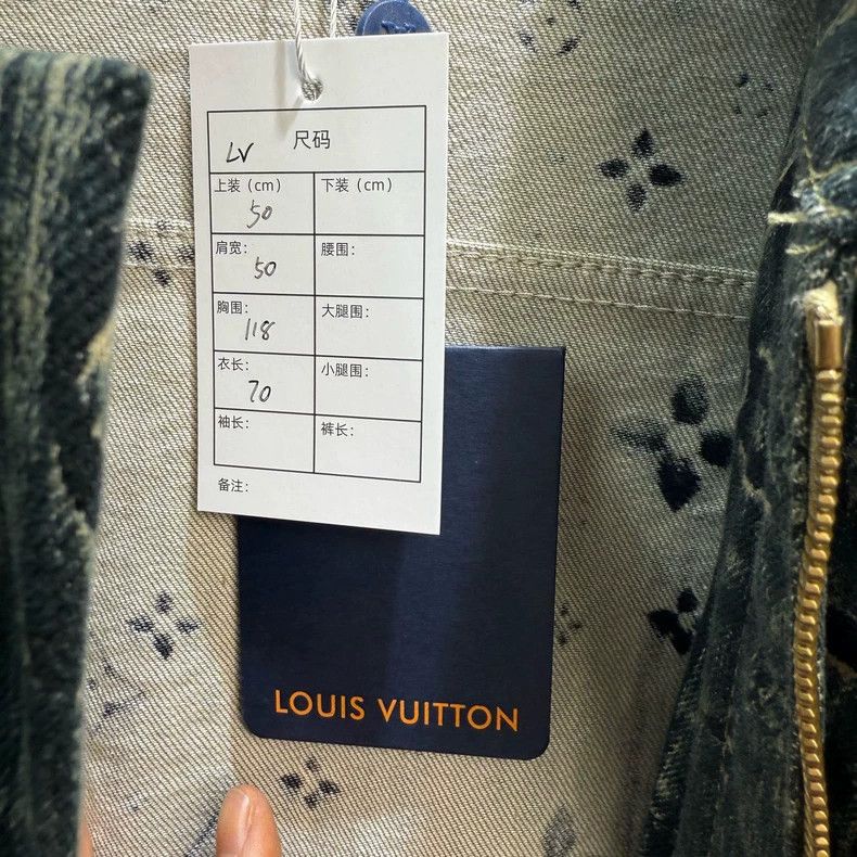 Louis Vuitton Louis Vuitton 23 New Rendering Full Logo Denim Jacket Size US M / EU 48-50 / 2 - 4 Thumbnail