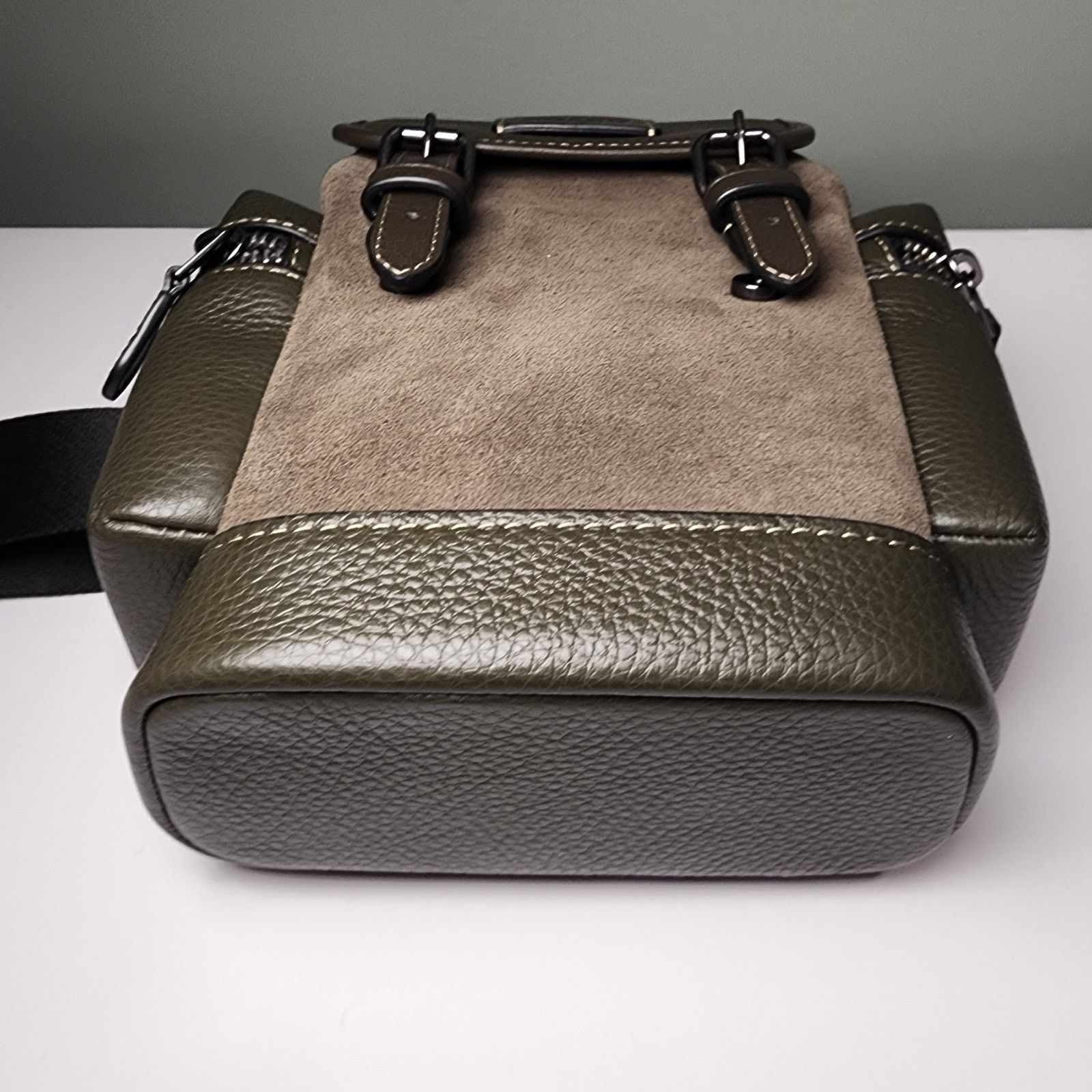 Coach NWT Coach CCE79 Sprint Sling Pack Suede Bag Uniform Green Size ONE SIZE - 7 Thumbnail