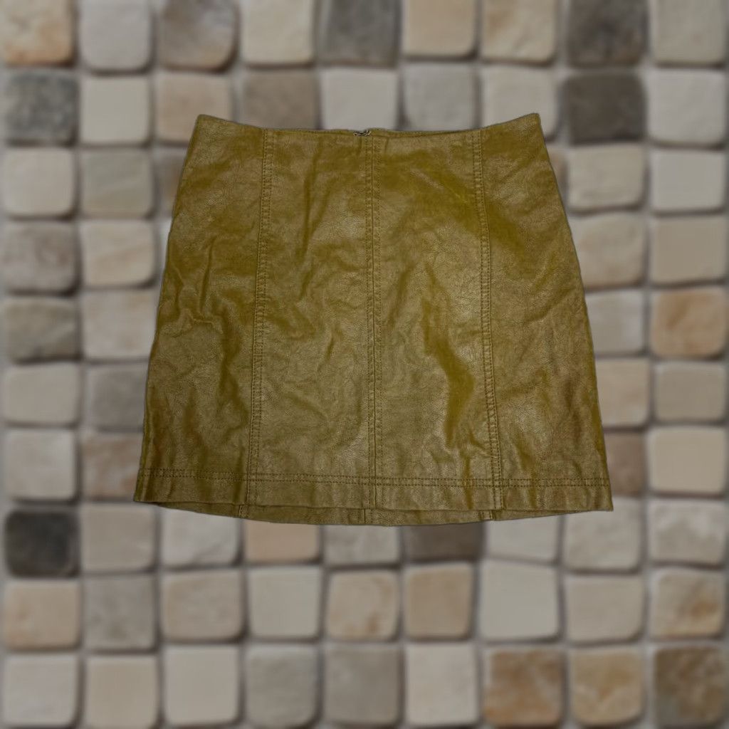 Free People Free People Modern Femme Vegan Suede Mini Skirt Womens 4 Green Lined Back Zip Size 27" / US 4 / IT 40 - 1 Thumbnail