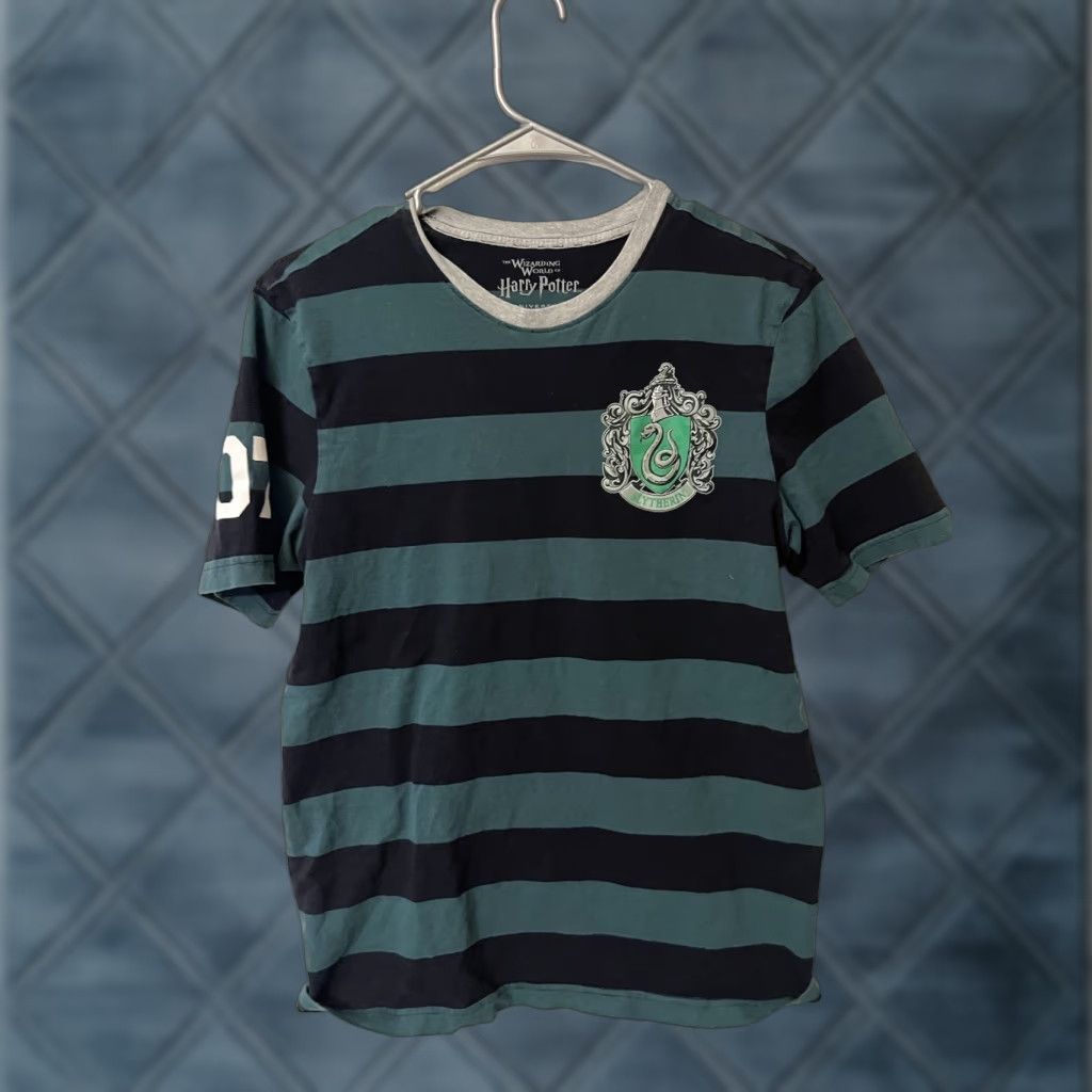 Vintage Harry Potter Shirt Slytherin Crest 07 Universal Studios Mens Small Green Cotton T-Shirt Size US S / EU 44-46 / 1 - 1 Thumbnail
