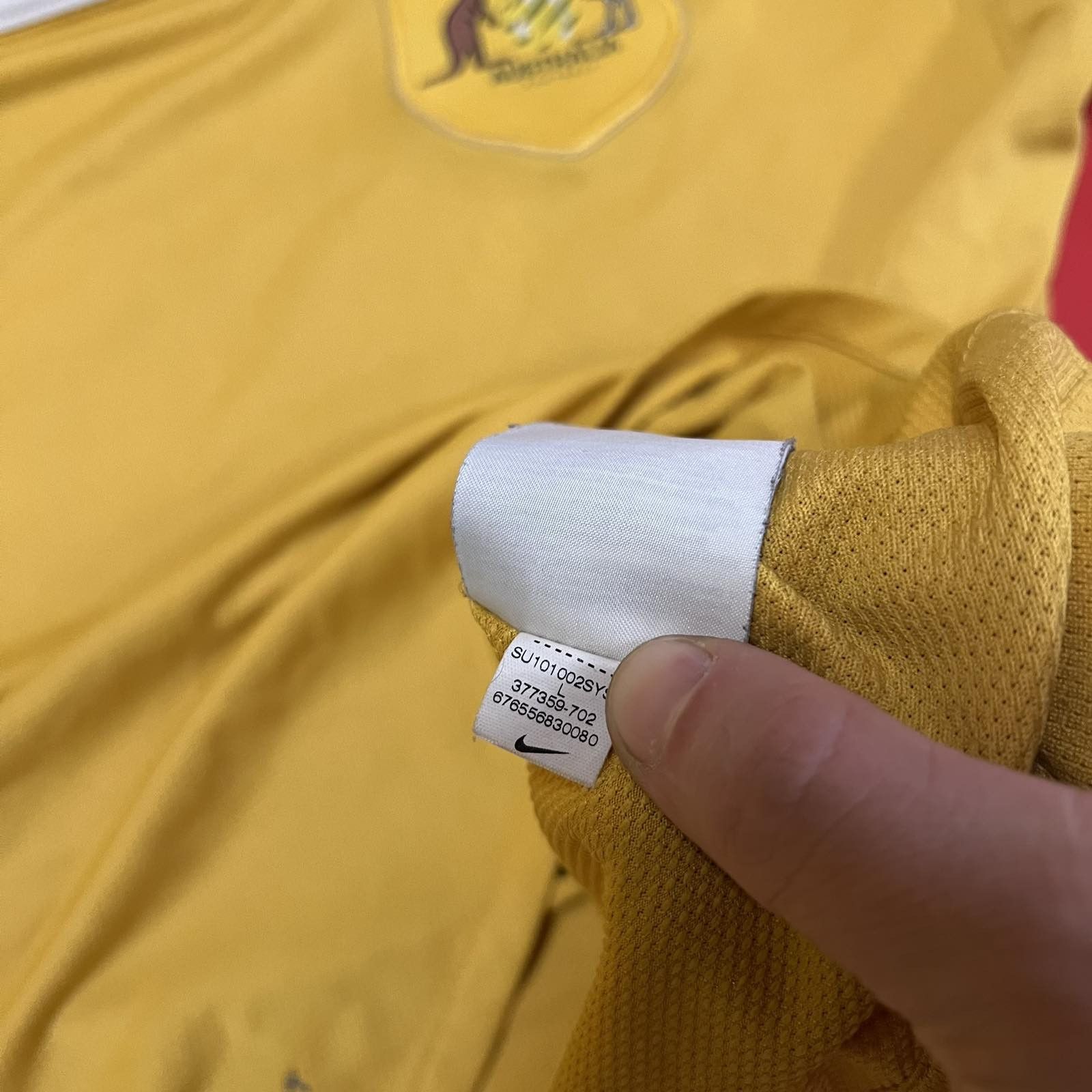 Nike Australia soccer football shirt Nike jersey 2010 2011 home Size US L / EU 52-54 / 3 - 5 Thumbnail
