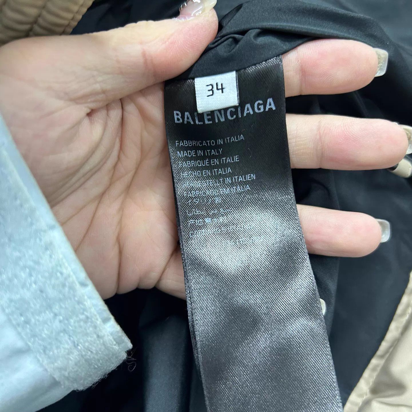 Balenciaga Balenciaga 95 New Hooded Down Vest Coca-Cola Print 34 Size XXS / US 00 / IT 34 - 4 Thumbnail