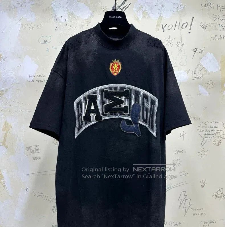 Balenciaga Balenciaga 23SS Embroidered Badge Tee. Size US S / EU 44-46 / 1 - 1 Thumbnail