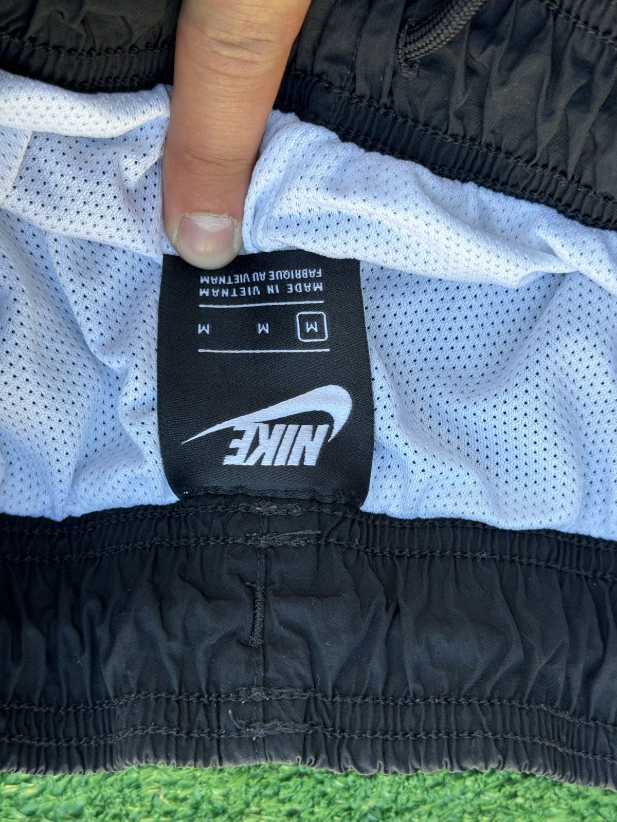 Nike Nike black track pants with white stripes Size US 34 / EU 50 - 4 Thumbnail
