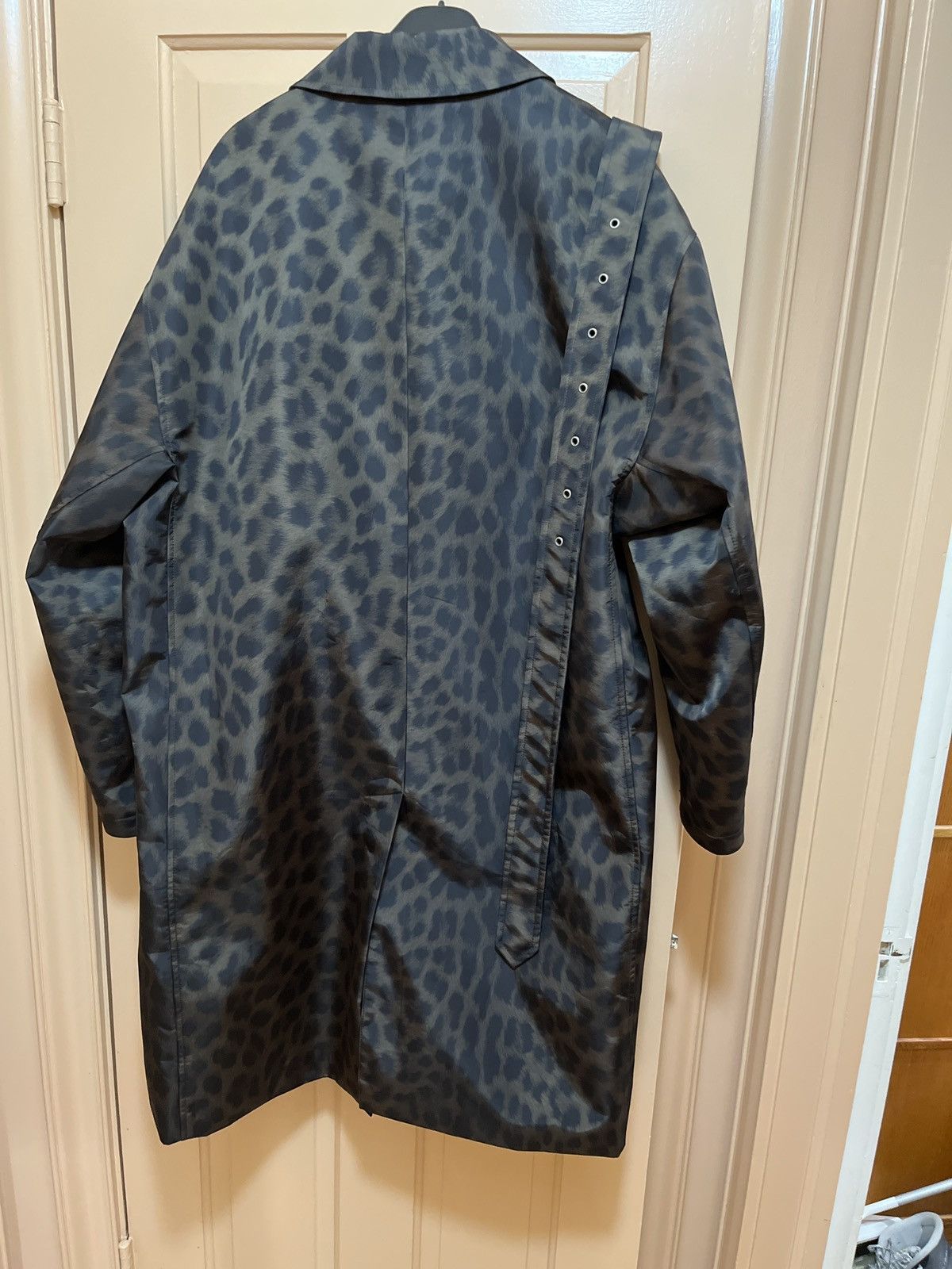 Designer × Raf Simons × Raf by Raf Simons RAF SIMONS ANIMAL PRINT COAT TRENCH COAT AW’19 Size US M / EU 48-50 / 2 - 3 Thumbnail