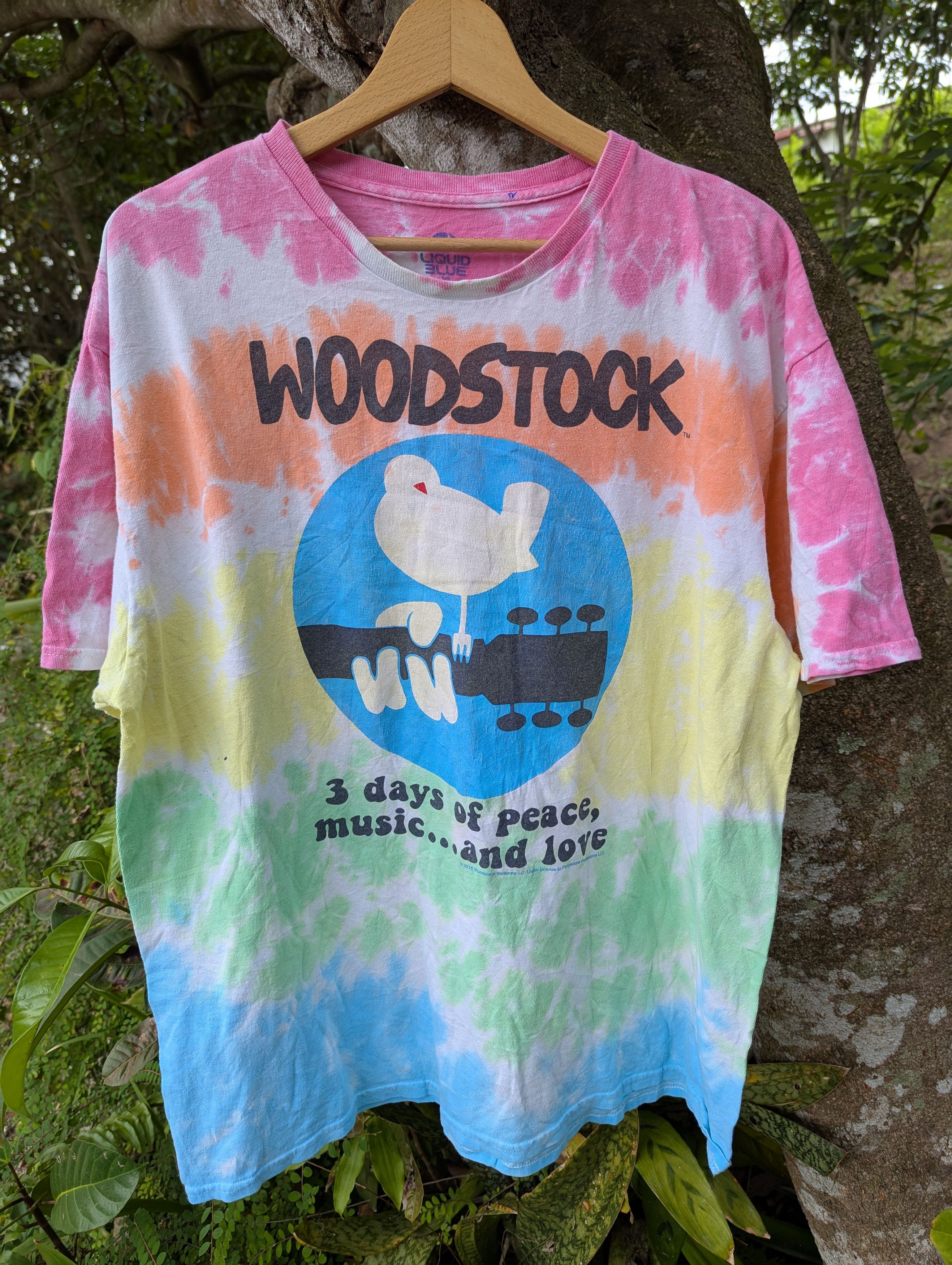 Band Tees Woodstock Liquid Blue Tie Dye 2016 Concert Music Tshirt Size US XL / EU 56 / 4 - 1 Thumbnail