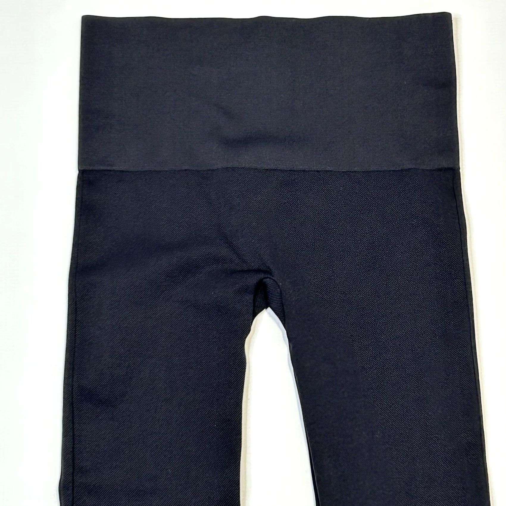 Spanx Spanx Leggings Seamless Crop Very Black Medium Style FL3515 Size 32" / US 10 / IT 46 - 4 Thumbnail