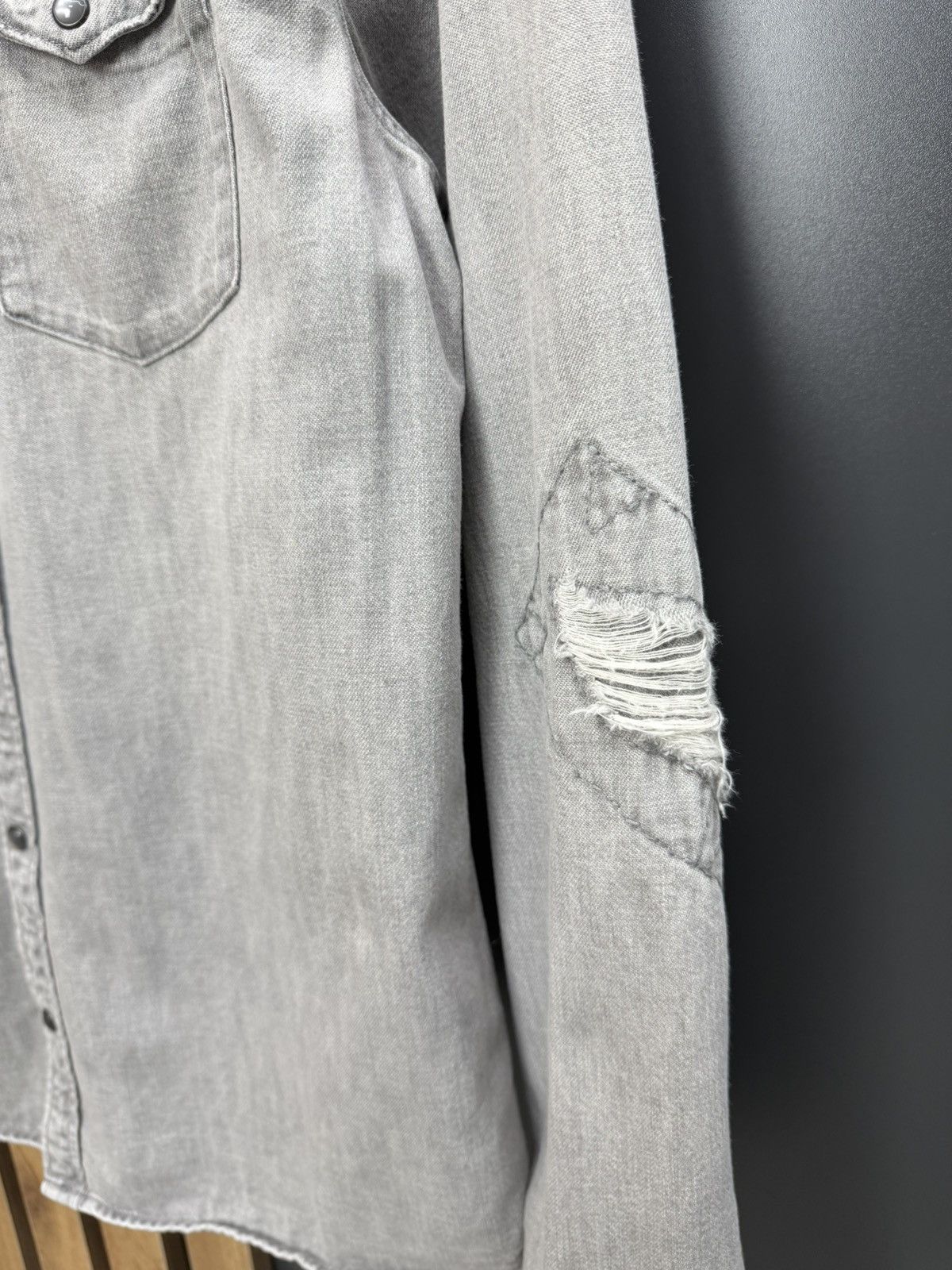 Allsaints AllSaints Drayson Shirt Grey Denim Distressed Size L Size US L / EU 52-54 / 3 - 6 Thumbnail