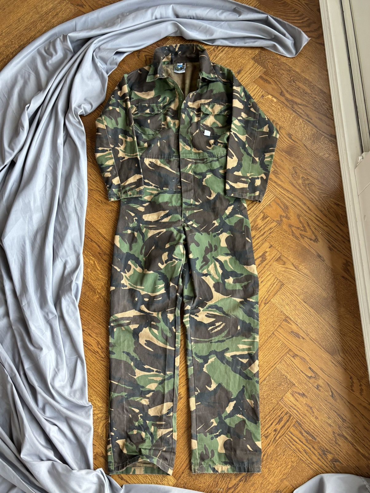 Vintage Vintage Jumpsuit Blue Castle Army Camo Woodland Coveralls Size US 27 - 2 Thumbnail