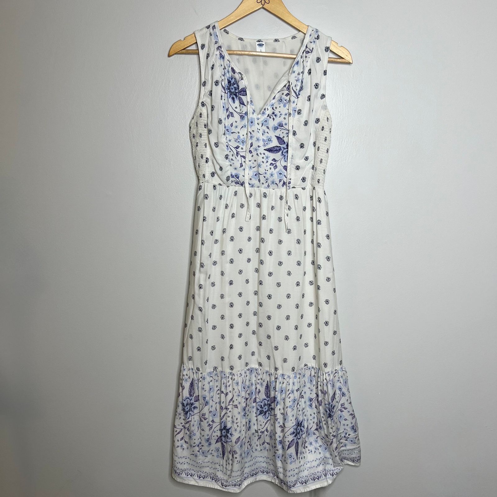 Old Navy Old Navy White Floral Fit and Flare Midi Dress Size S / US 4 / IT 40 - 4 Thumbnail