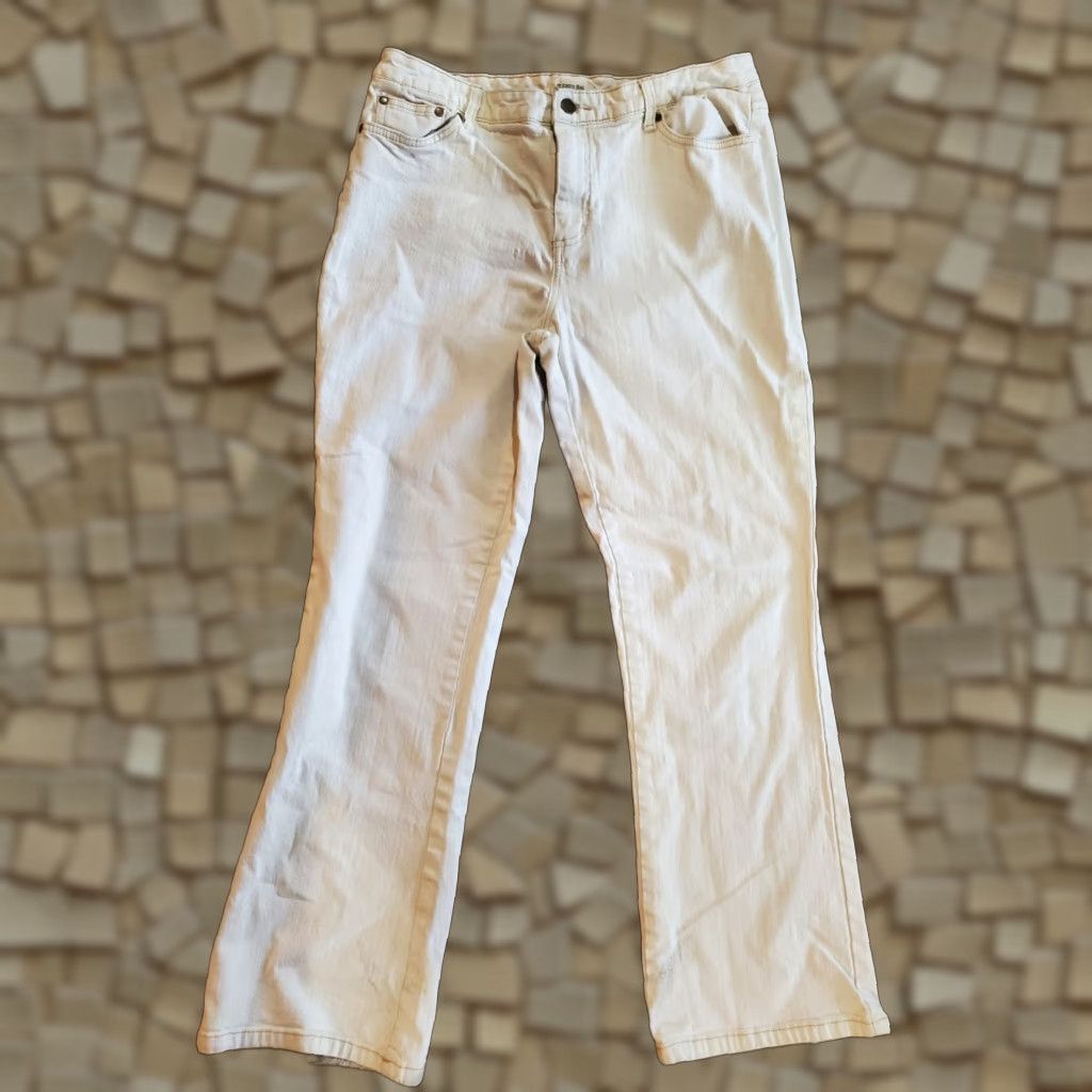 Vintage St. John's Bay Jeans Women White Size 12 Stretchboot Straight Regular Pockets Comfort Size 34" / US 12 / IT 48 - 1 Thumbnail