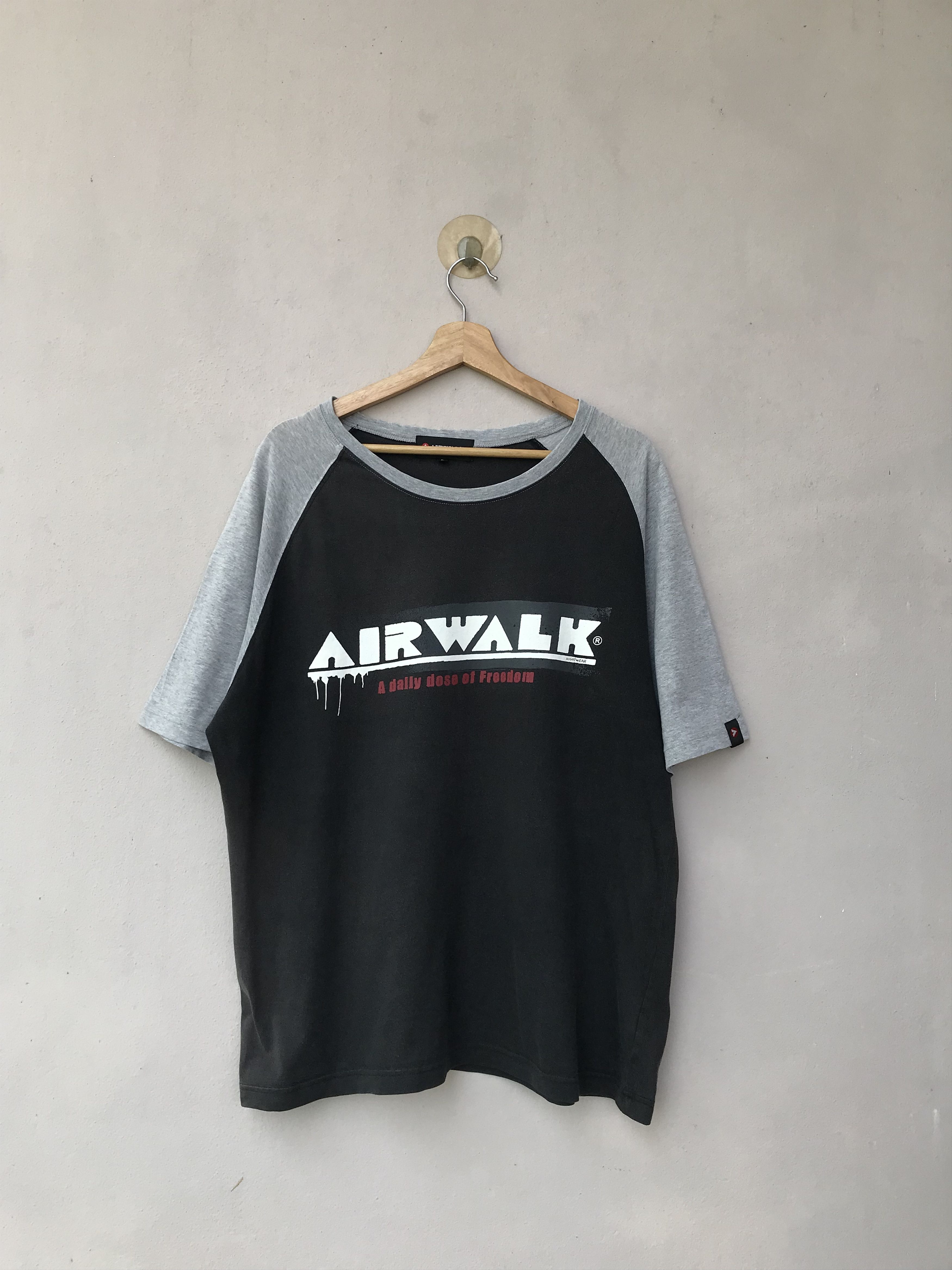 Airwalk Vintage Airwalk Nightwear Tee Size US L / EU 52-54 / 3 - 1 Thumbnail