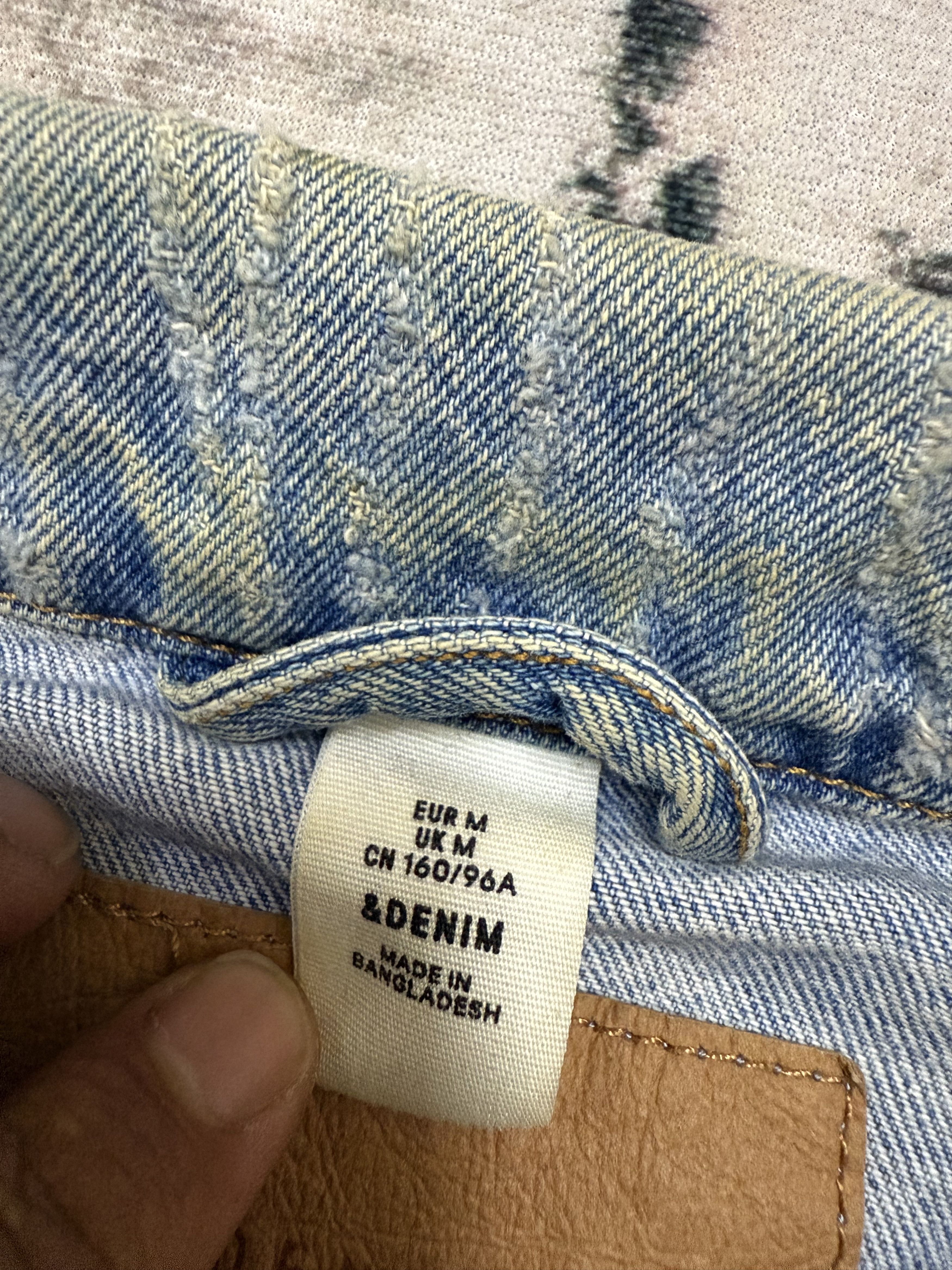 H&M & Denim Distressed Denim Jacket Size US M / EU 48-50 / 2 - 5 Thumbnail