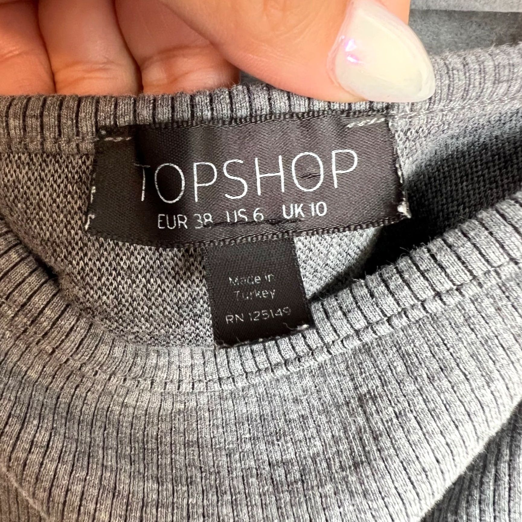 Topshop Topshop Womens Grey Ribbed Crop Top Size 6 Tank Cropped Sleeveless Pullover Cotton Polyester Knit Adult Womens 6 Womens Fashion Size M / US 6-8 / IT 42-44 - 3 Thumbnail
